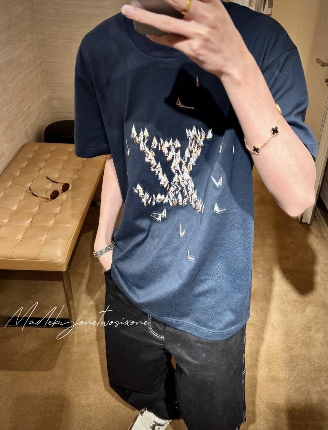 LuxluxHouse Best Quality Clothes T-shirt Louis Vuitton