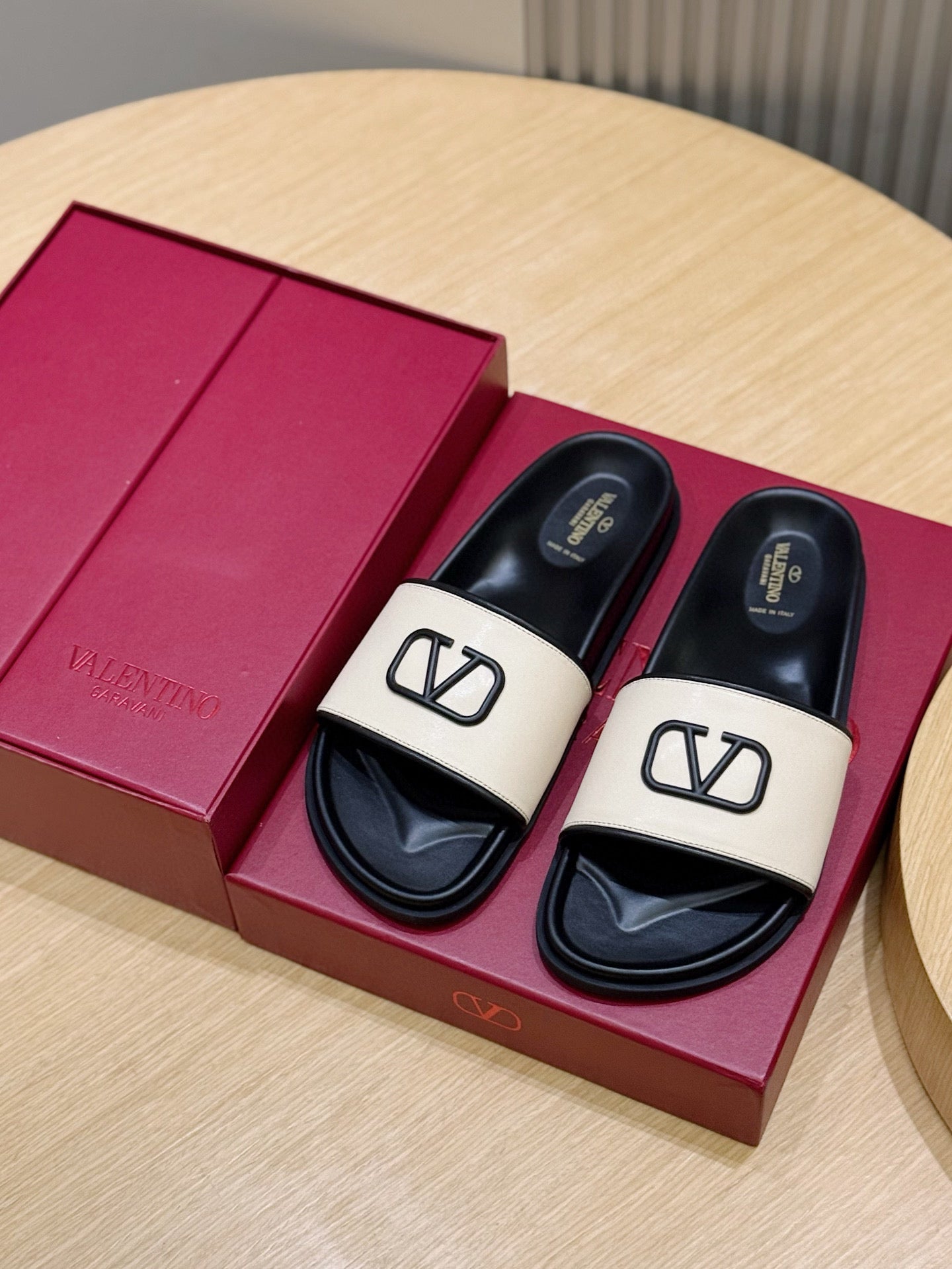 LuxluxHouse Best Quality Sandals Valentino