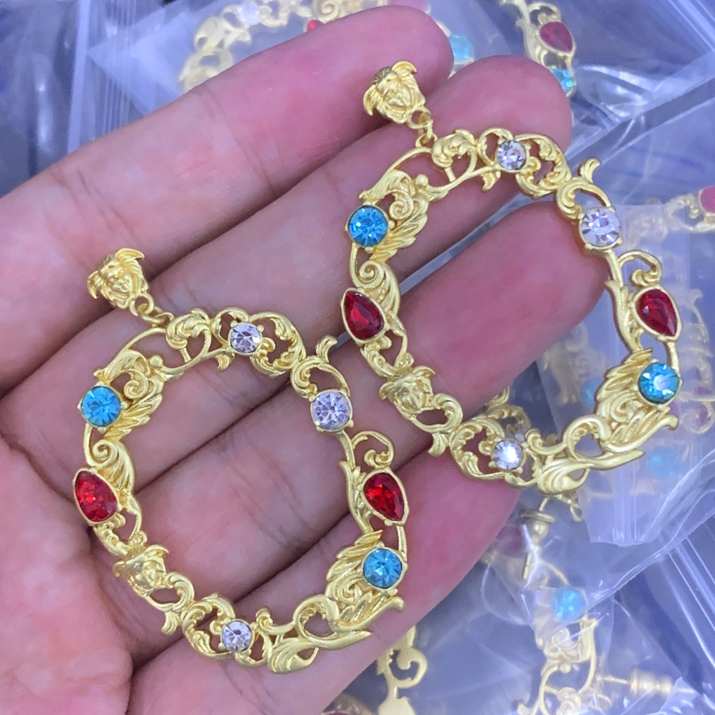 LuxluxHouse Low Price And High Quality Accessories Versace