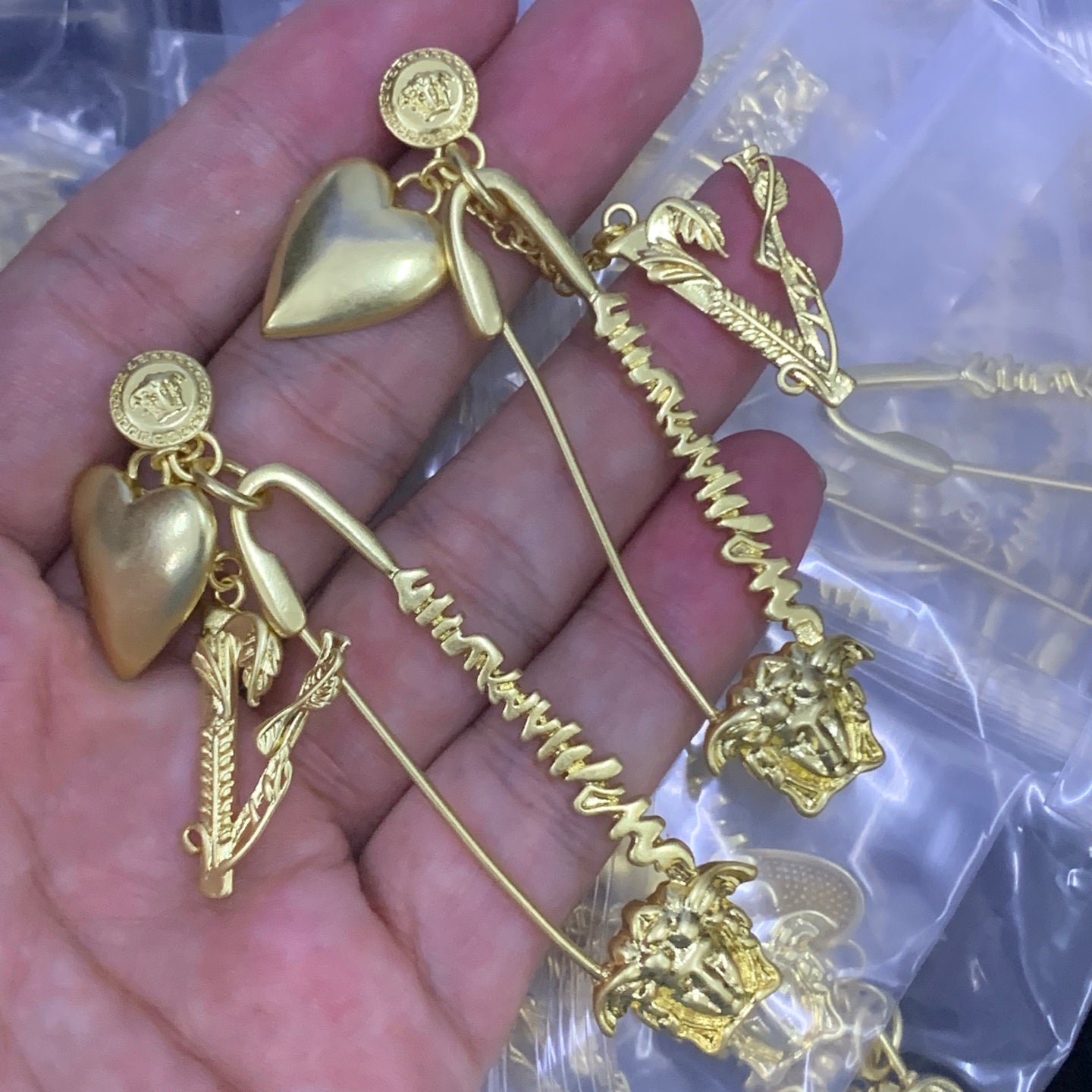 LuxluxHouse Low Price And High Quality Accessories Versace