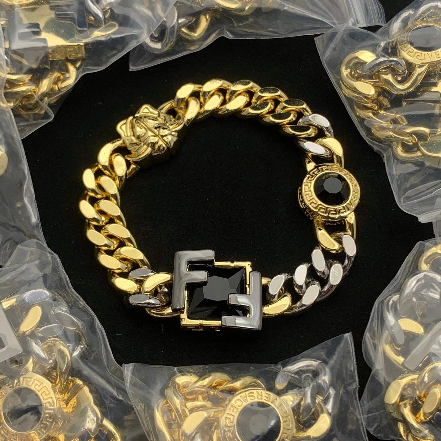 LuxluxHouse Low Price And High Quality Accessories Versace