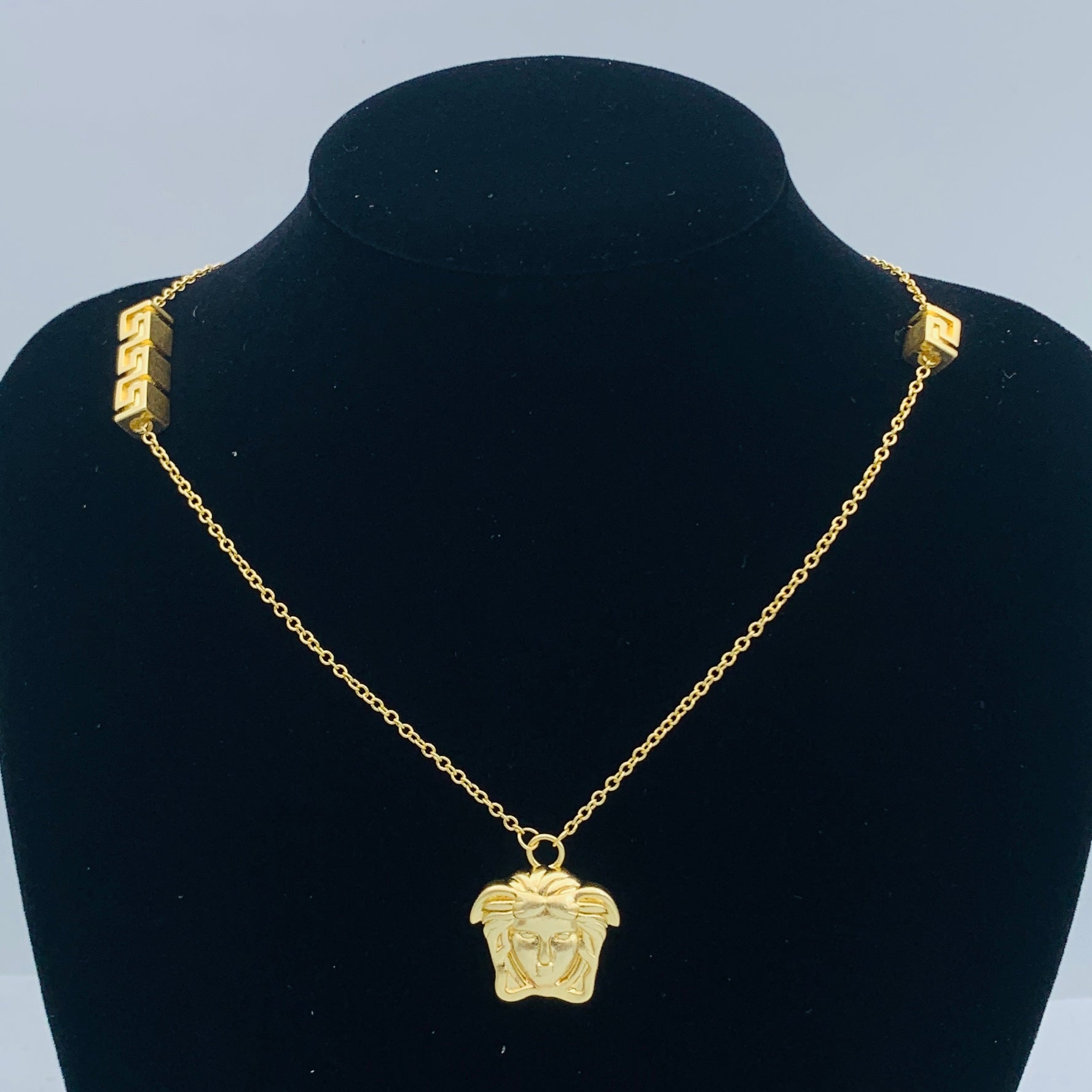 LuxluxHouse Low Price And High Quality Accessories Versace