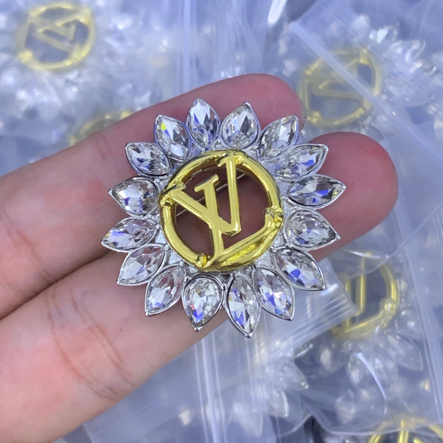 LuxluxHouse Low Price And High Quality Accessories Louis Vuitton
