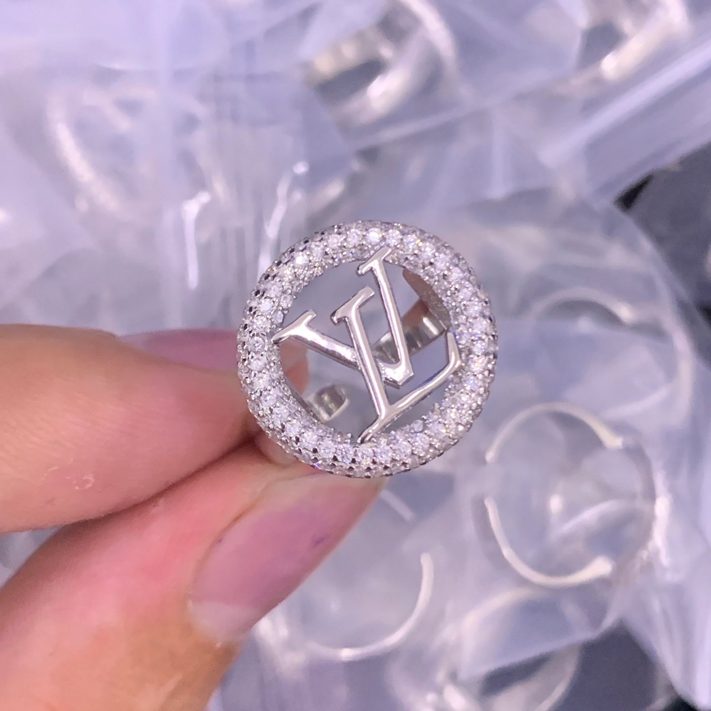 LuxluxHouse Low Price And High Quality Accessories Louis Vuitton