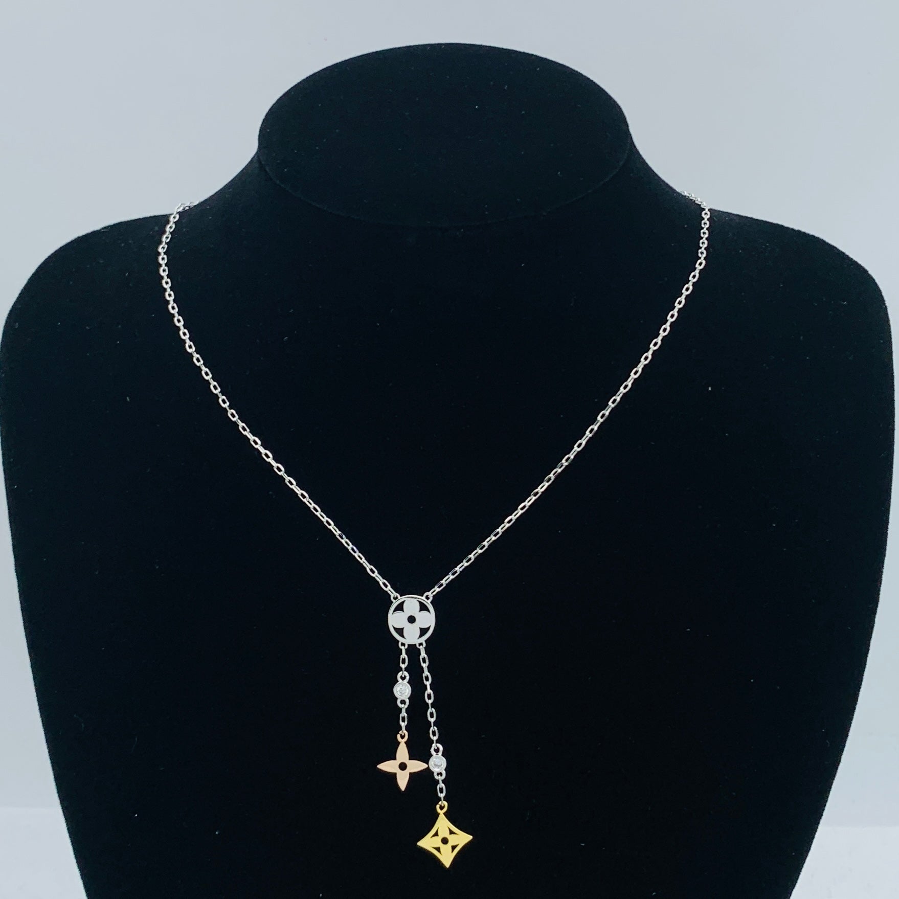 LuxluxHouse Low Price And High Quality Accessories Louis Vuitton