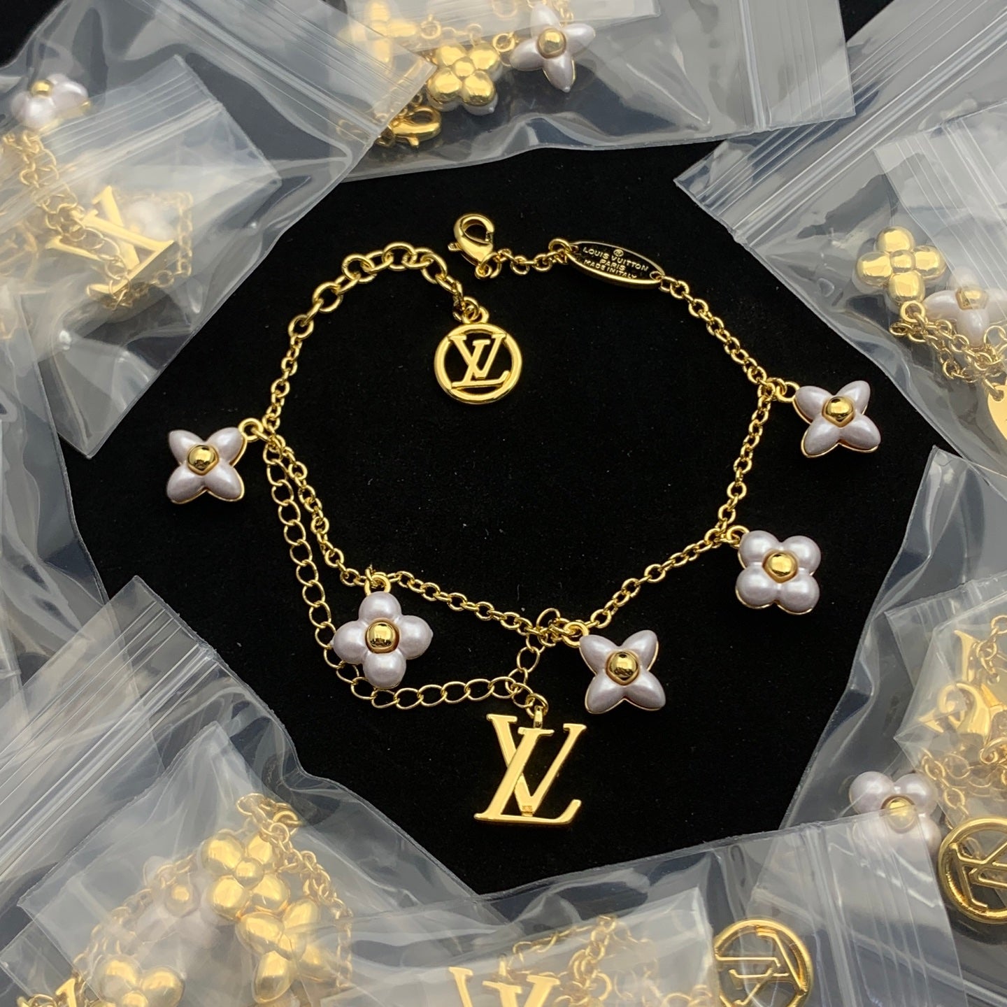 LuxluxHouse Low Price And High Quality Accessories Louis Vuitton