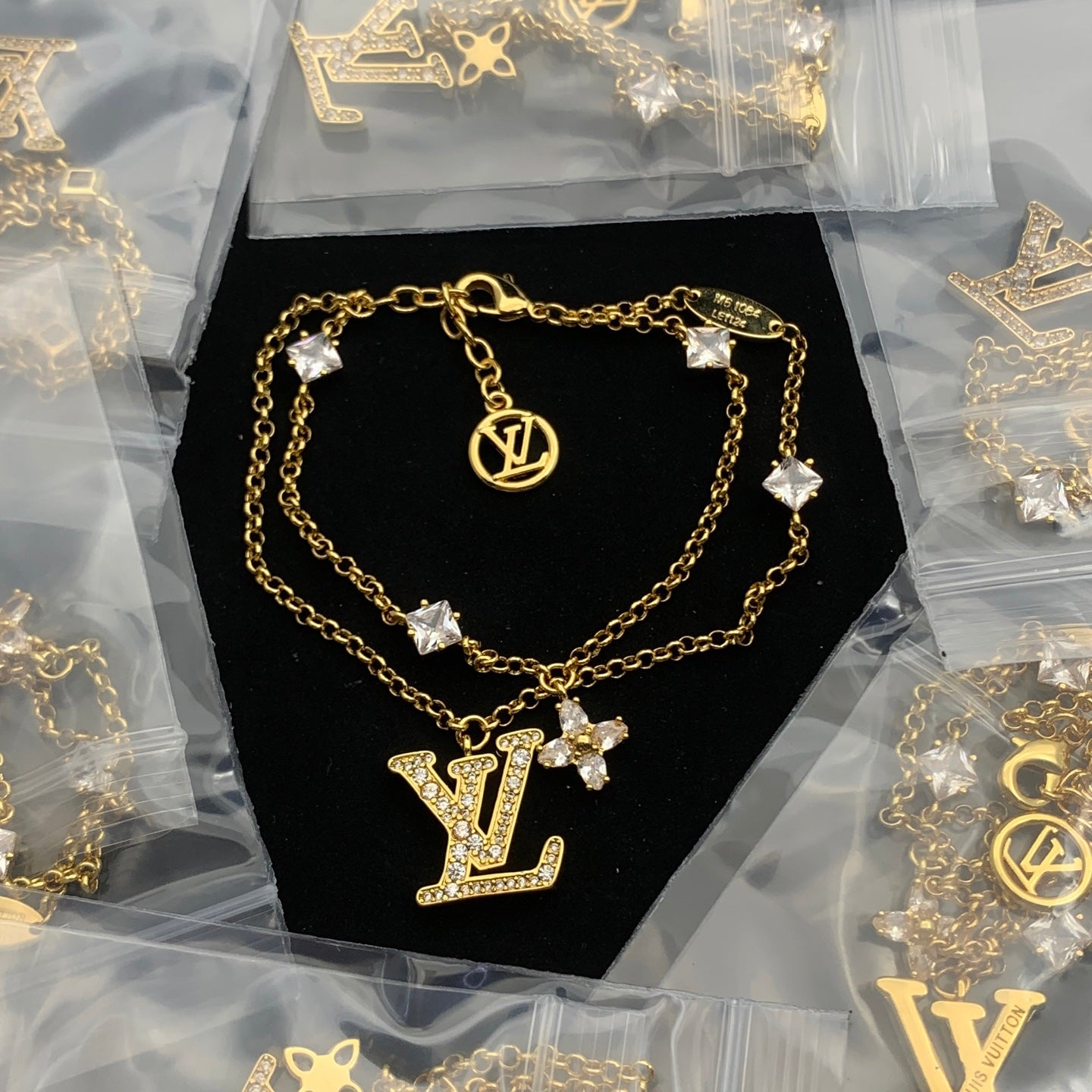 LuxluxHouse Low Price And High Quality Accessories Louis Vuitton