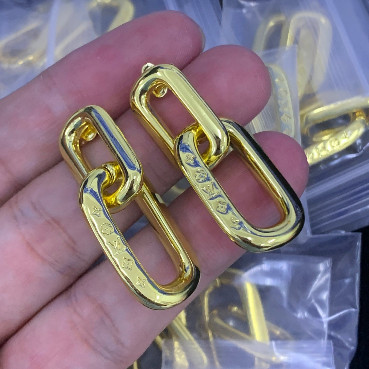 LuxluxHouse Low Price And High Quality Accessories Louis Vuitton