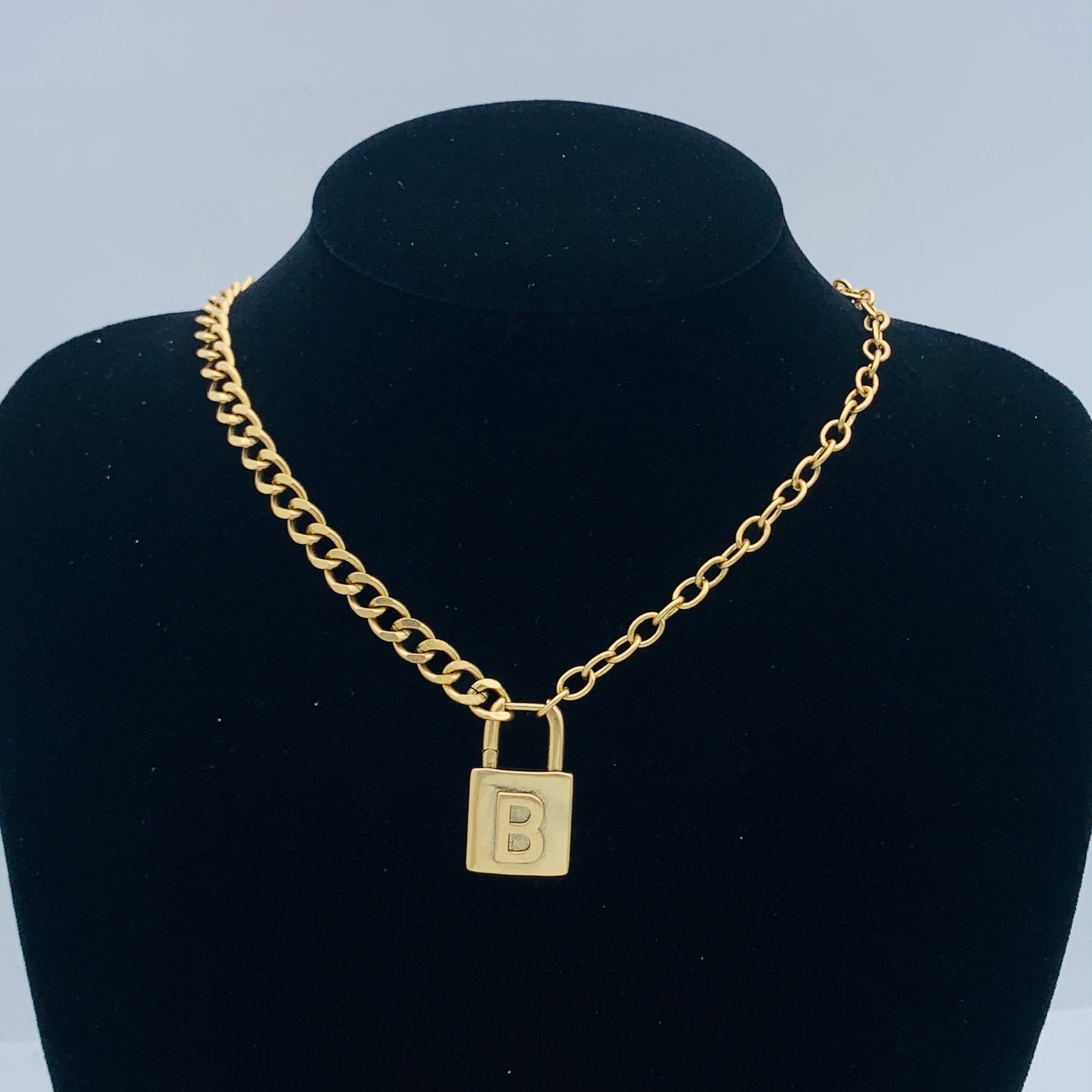 LuxluxHouse Low Price And High Quality Accessories Balenciaga