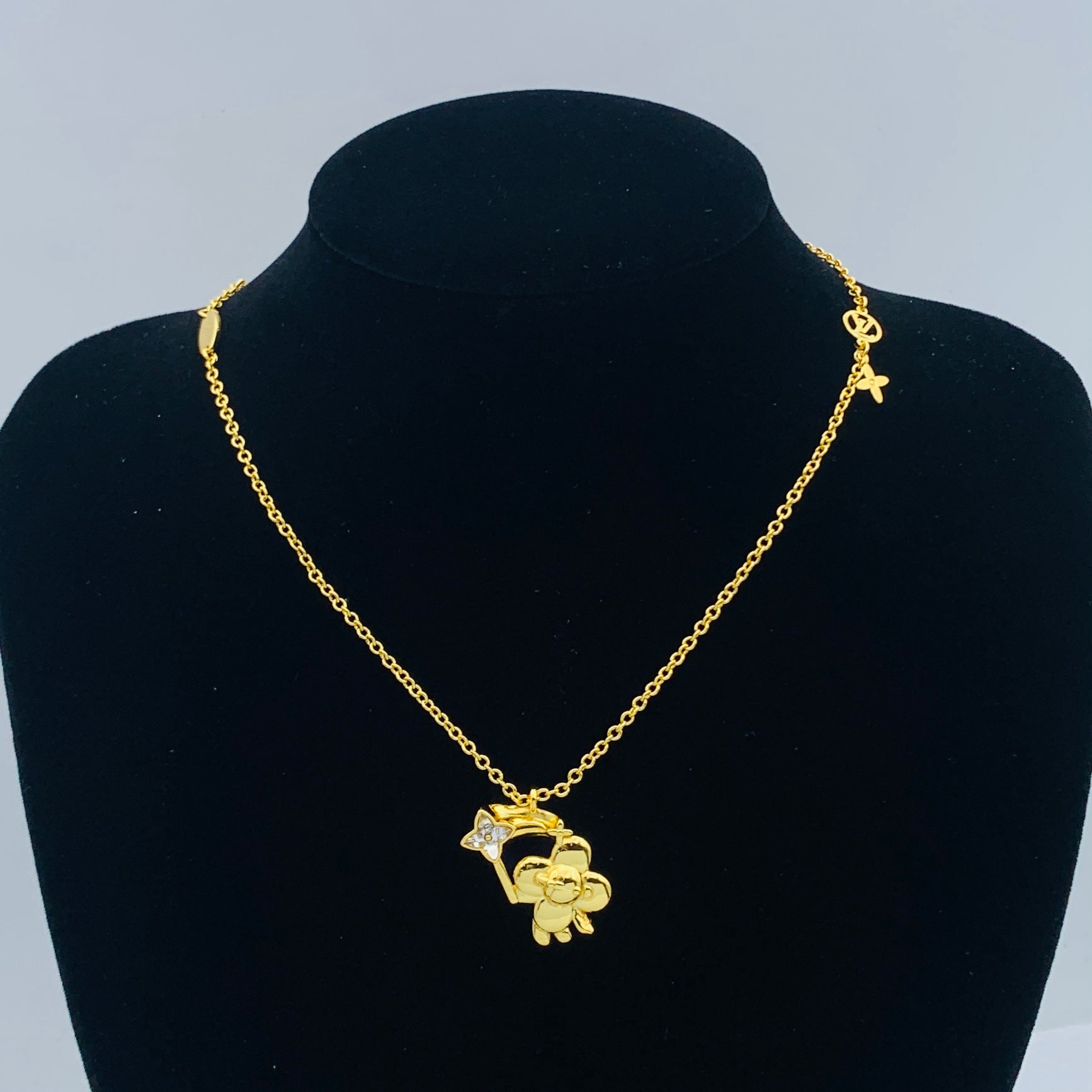 LuxluxHouse Low Price And High Quality Accessories Louis Vuitton