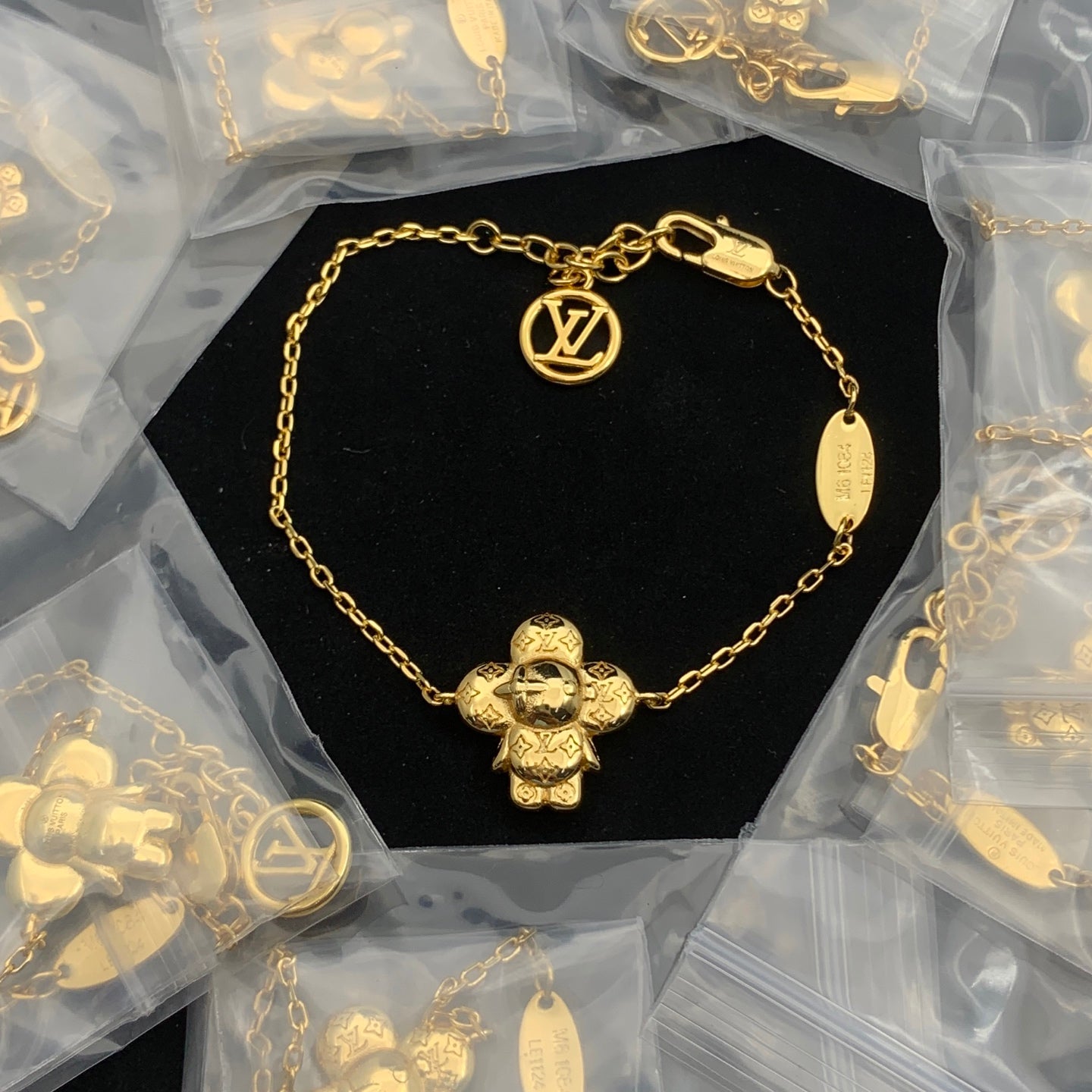 LuxluxHouse Low Price And High Quality Accessories Louis Vuitton