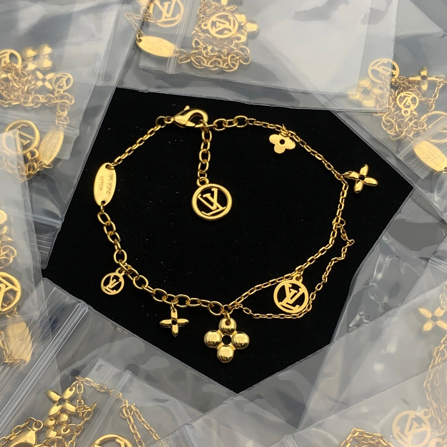 LuxluxHouse Low Price And High Quality Accessories Louis Vuitton