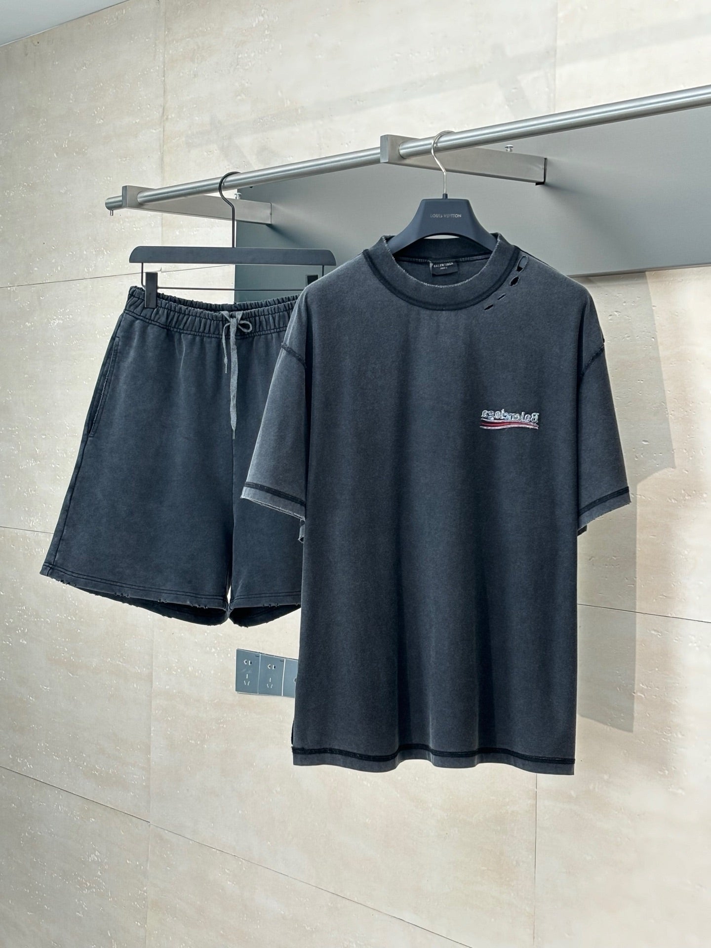 LuxluxHouse Best Quality Clothes Balenciaga T-shirt
