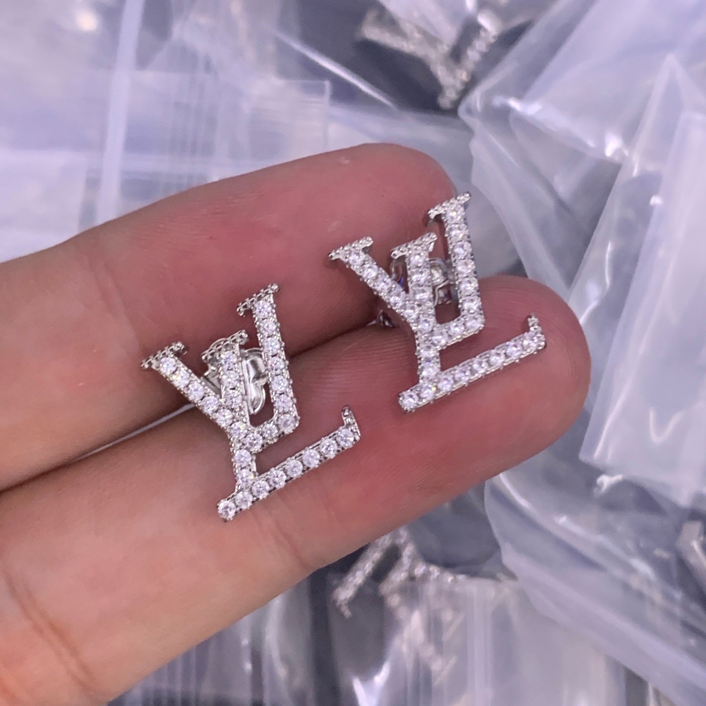 LuxluxHouse Low Price And High Quality Accessories Louis Vuitton