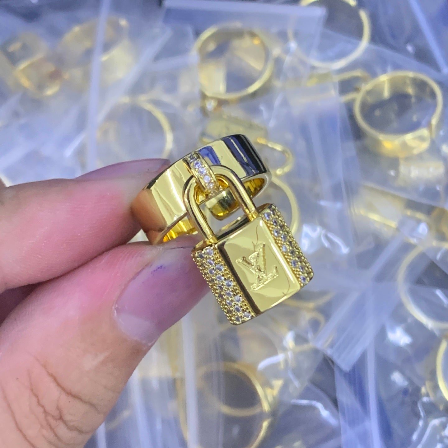 LuxluxHouse Low Price And High Quality Accessories Louis Vuitton