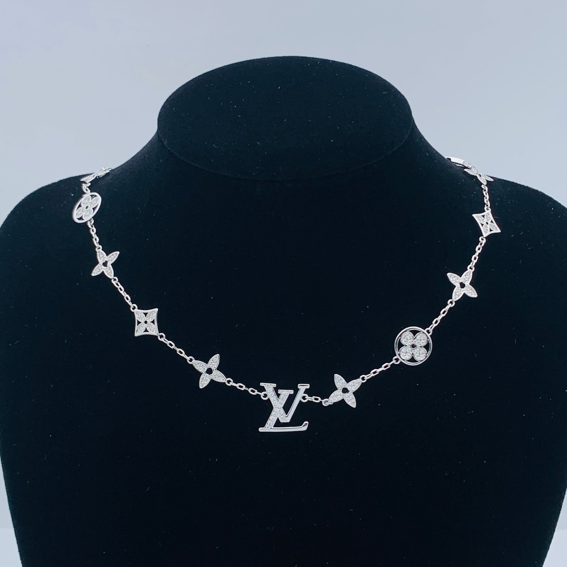 LuxluxHouse Low Price And High Quality Accessories Louis Vuitton