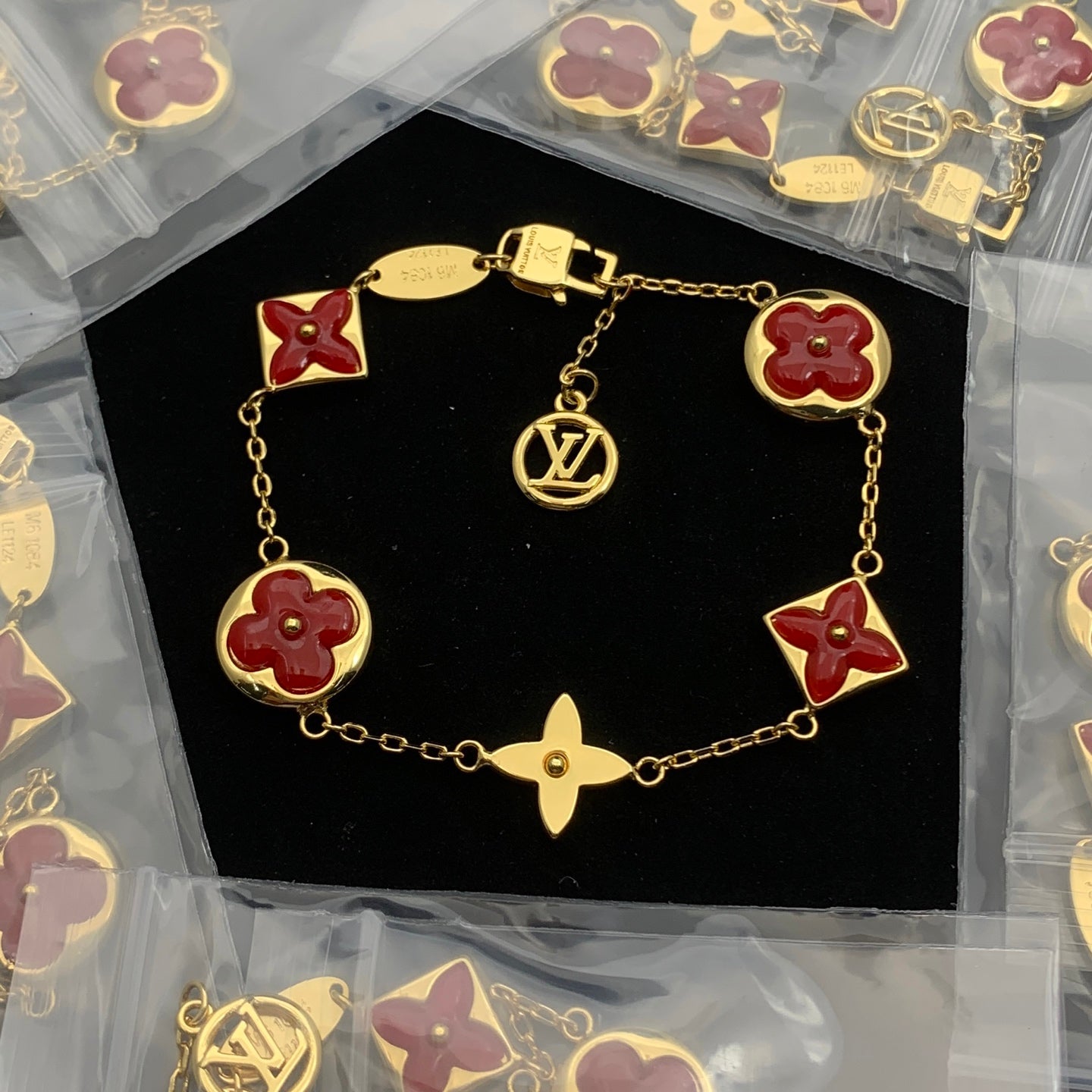 LuxluxHouse Low Price And High Quality Accessories Louis Vuitton