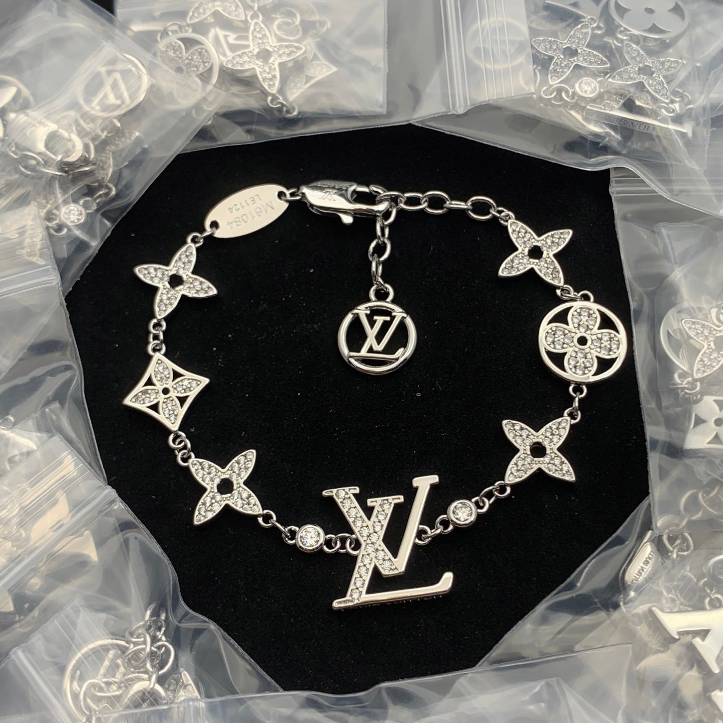 LuxluxHouse Low Price And High Quality Accessories Louis Vuitton