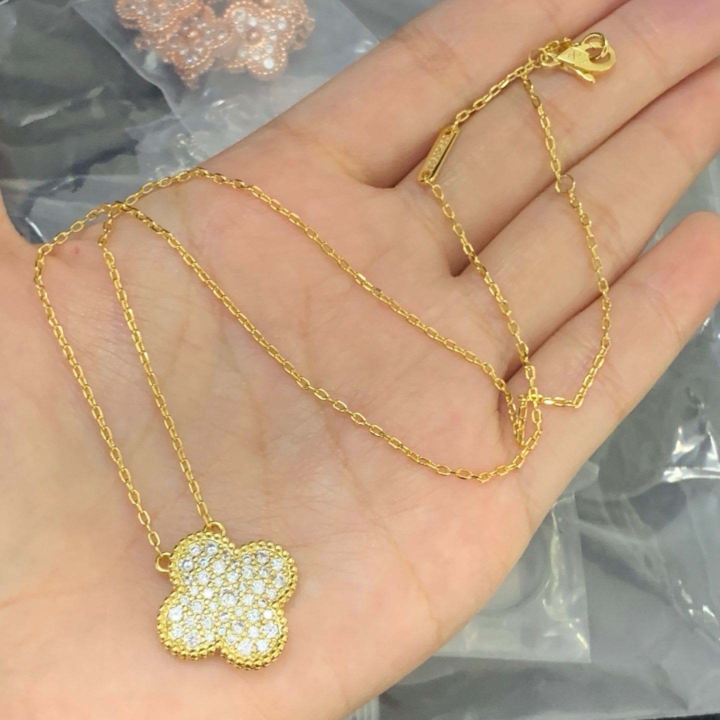 LuxluxHouse Low Price And High Quality Accessories Van Cleef & Arpels