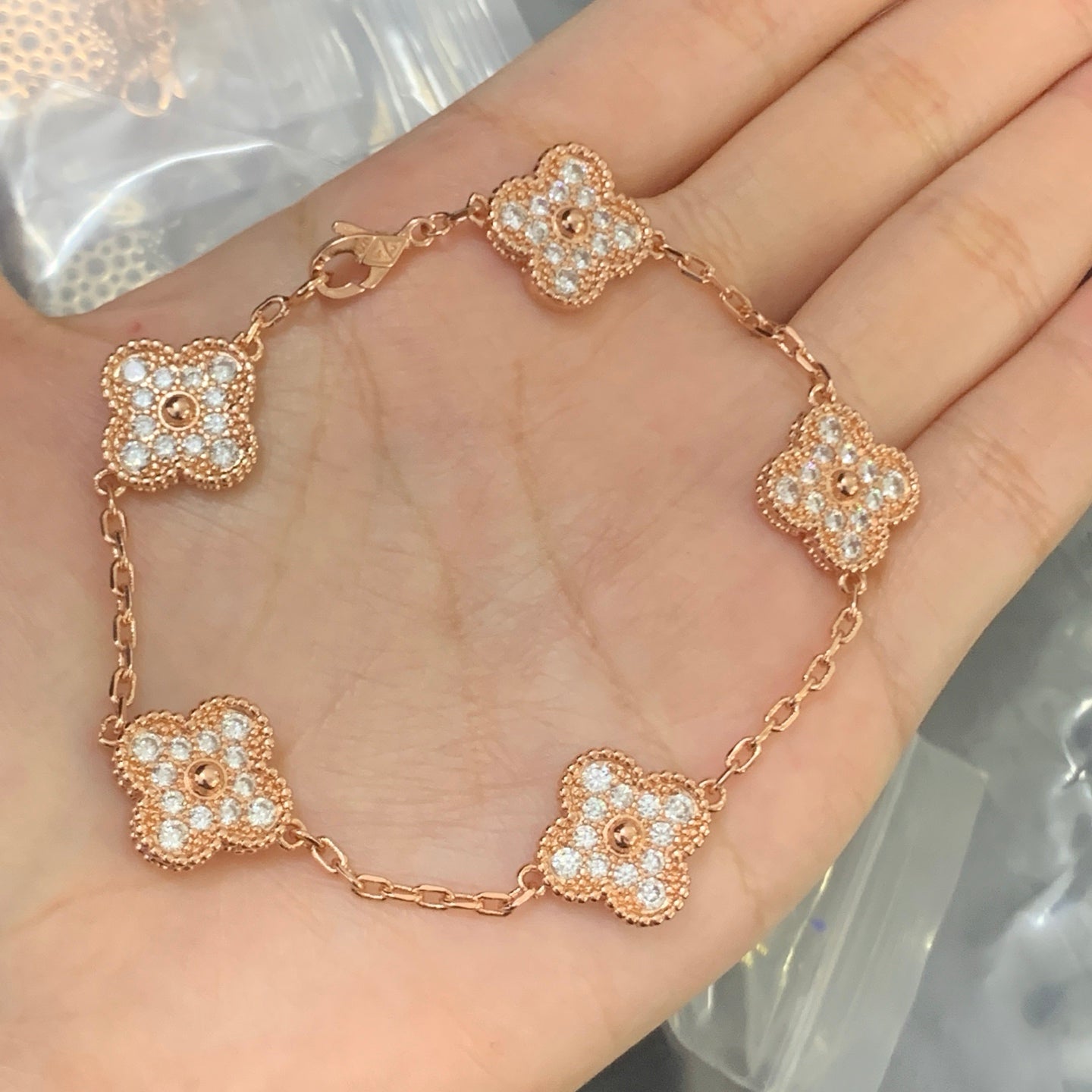 LuxluxHouse Low Price And High Quality Accessories Van Cleef & Arpels
