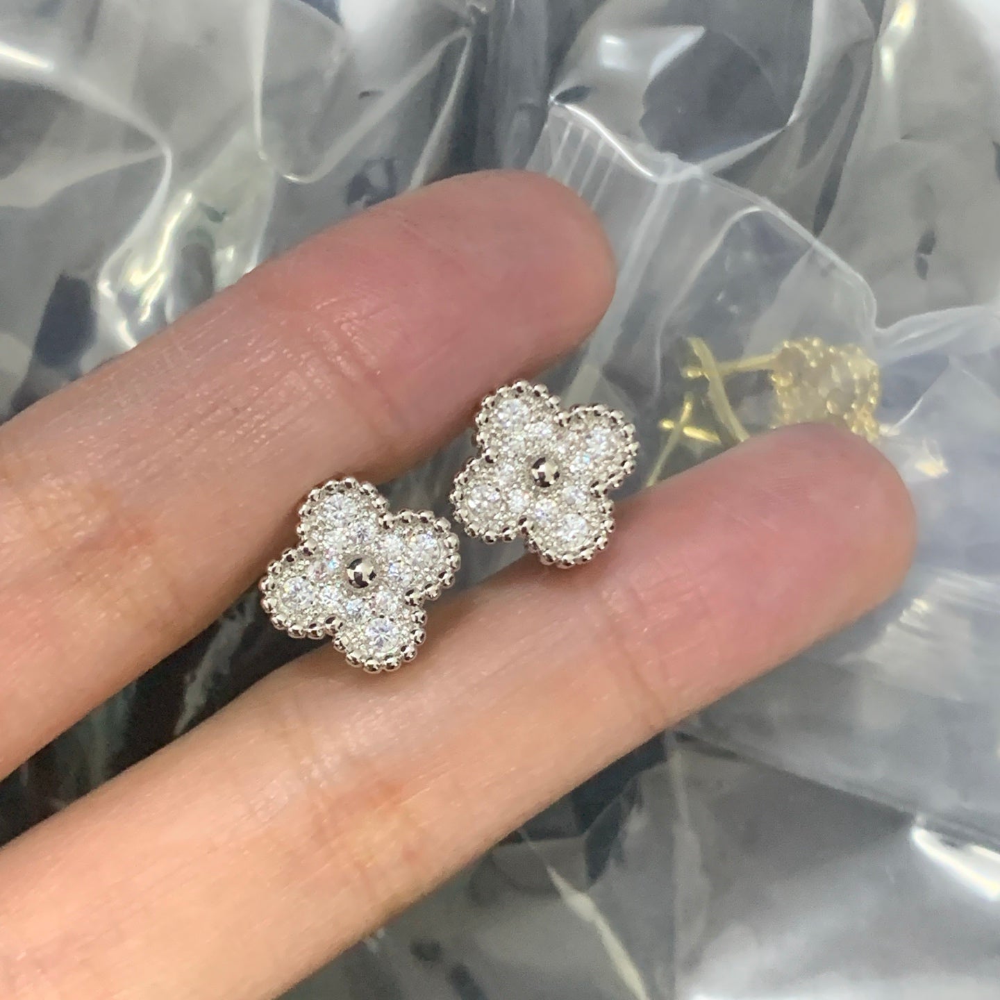 LuxluxHouse Low Price And High Quality Accessories Van Cleef & Arpels