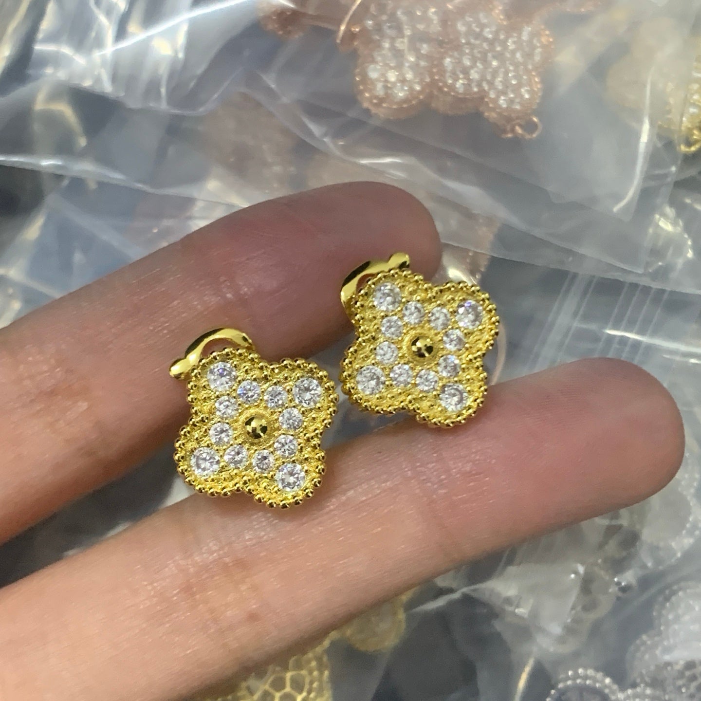 LuxluxHouse Low Price And High Quality Accessories Van Cleef & Arpels