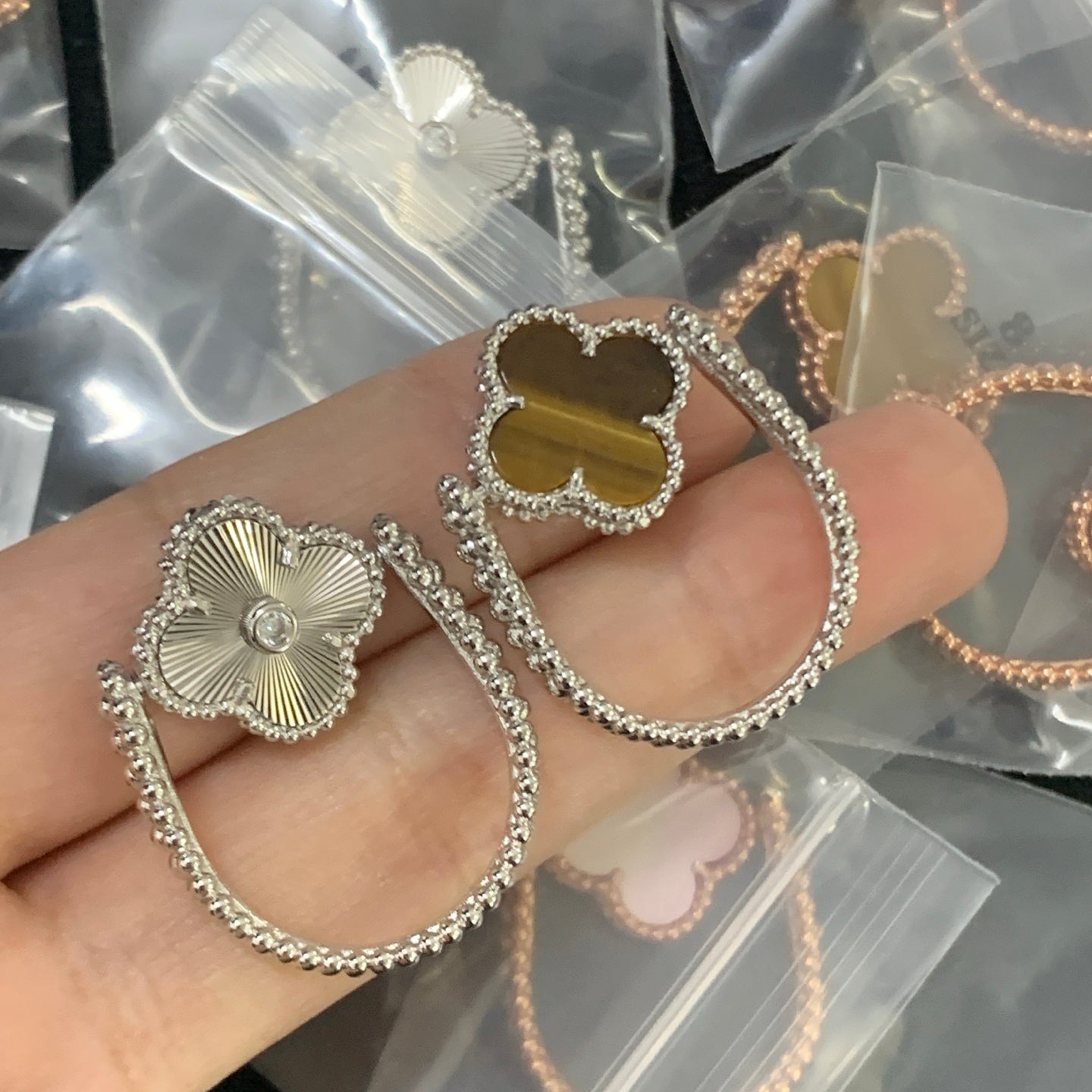 LuxluxHouse Low Price And High Quality Accessories Van Cleef & Arpels
