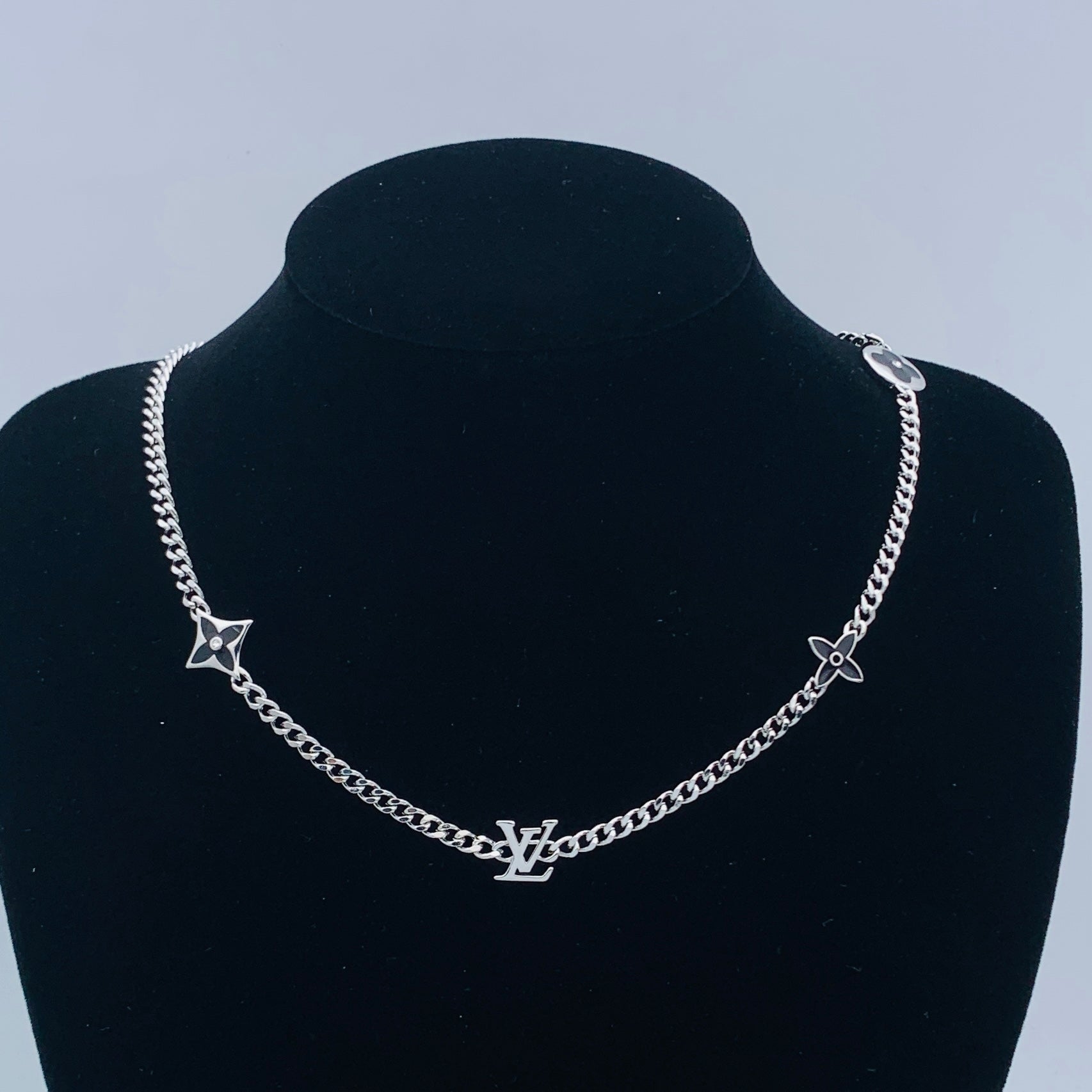 LuxluxHouse Low Price And High Quality Accessories Louis Vuitton