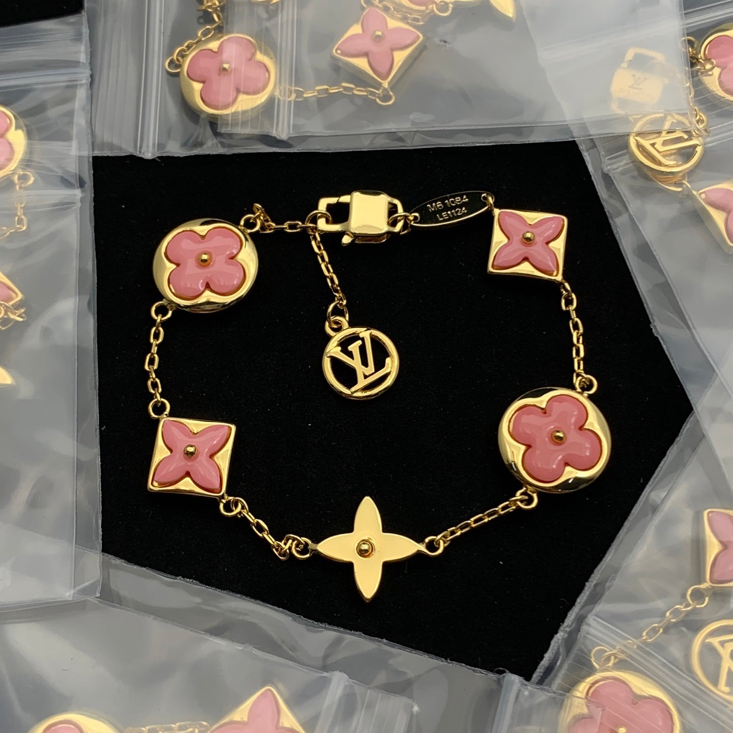 LuxluxHouse Low Price And High Quality Accessories Louis Vuitton