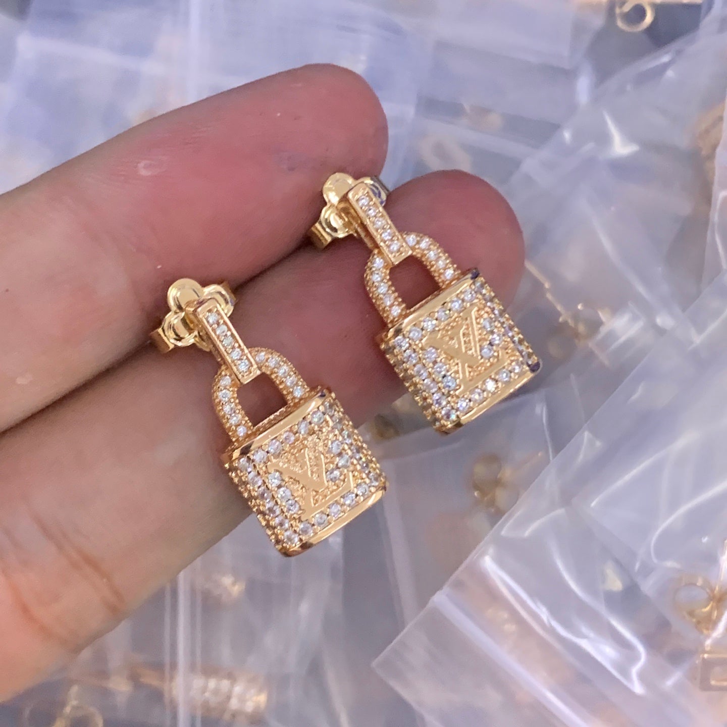LuxluxHouse Low Price And High Quality Accessories Louis Vuitton