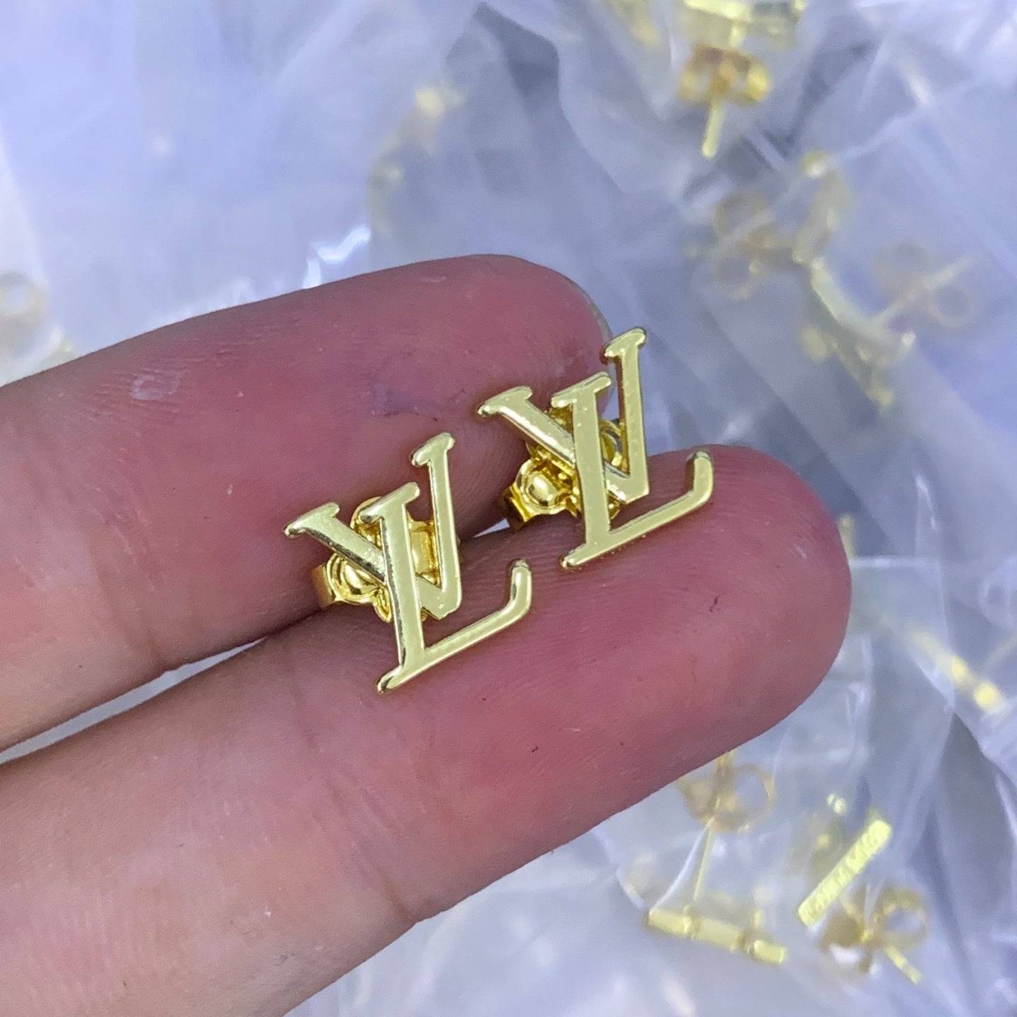 LuxluxHouse Low Price And High Quality Accessories Louis Vuitton