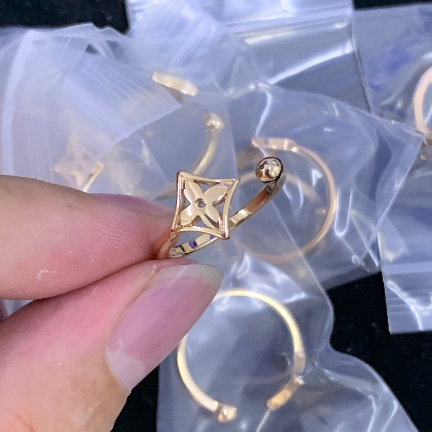 LuxluxHouse Low Price And High Quality Accessories Louis Vuitton