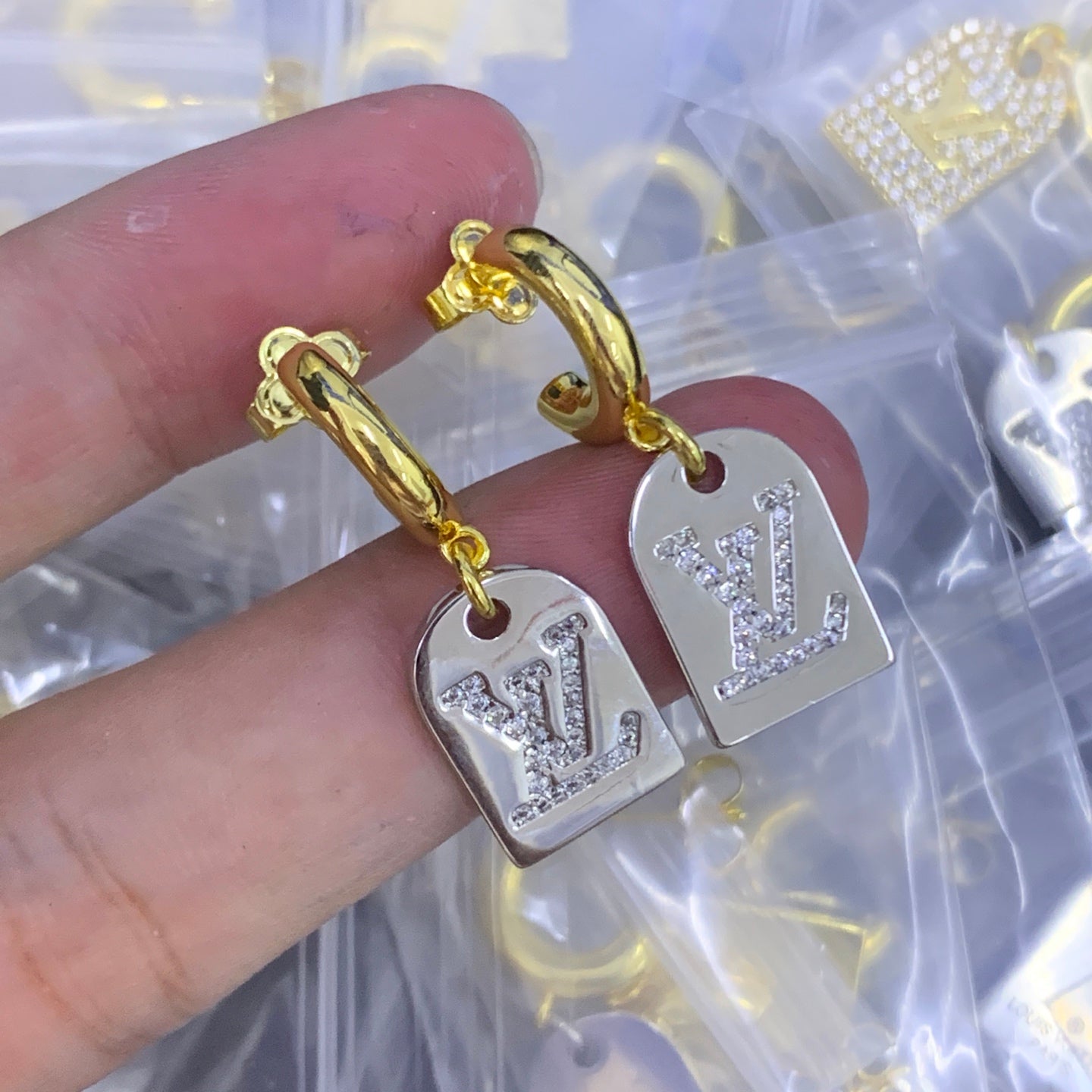 LuxluxHouse Low Price And High Quality Accessories Louis Vuitton