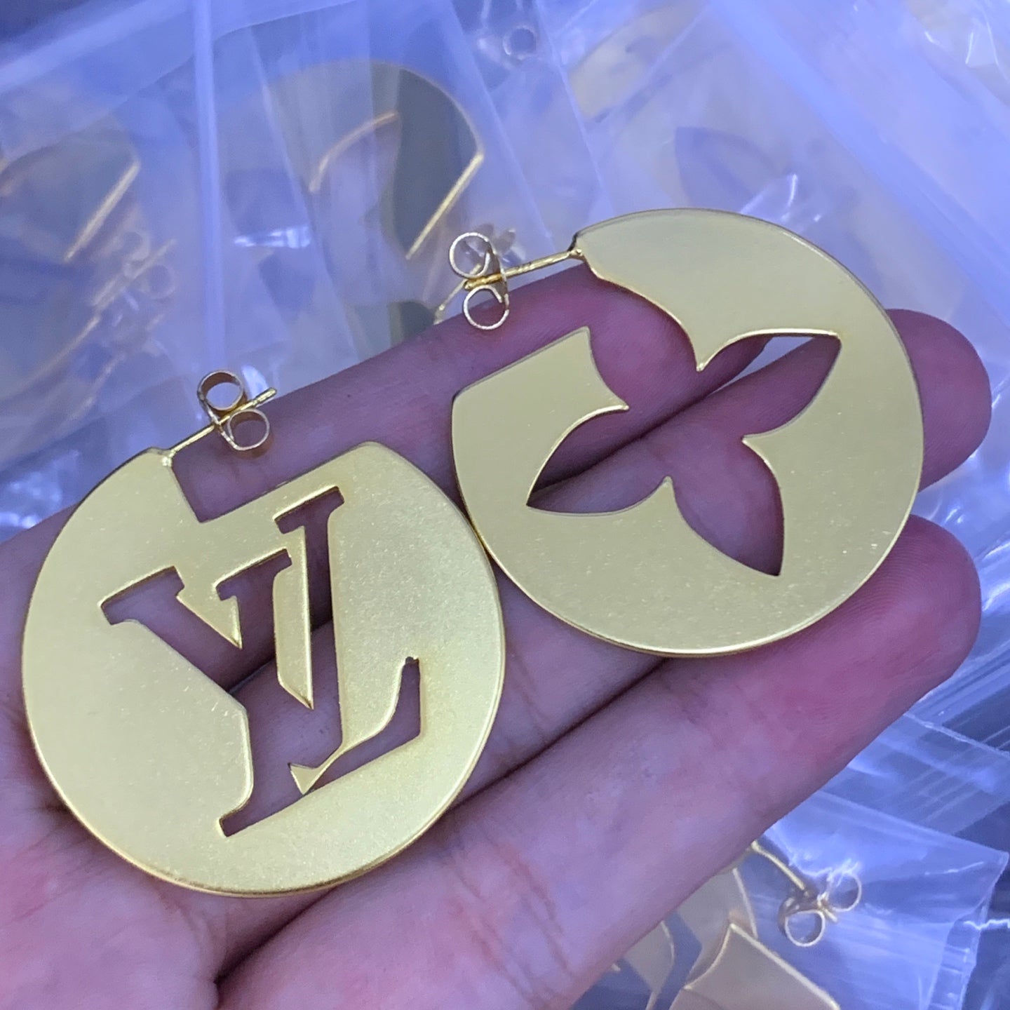 LuxluxHouse Low Price And High Quality Accessories Louis Vuitton