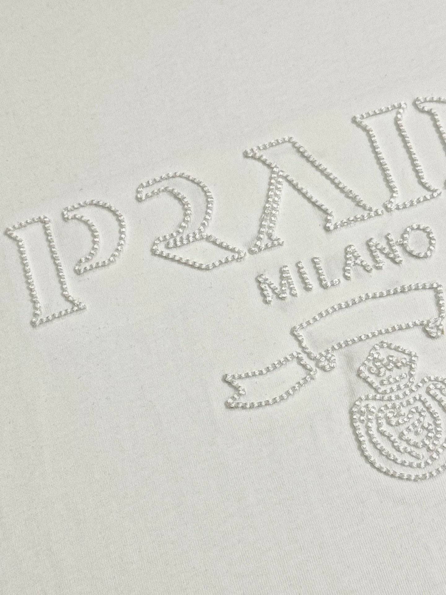 LuxluxHouse Best Quality Clothes T-shirt Prada