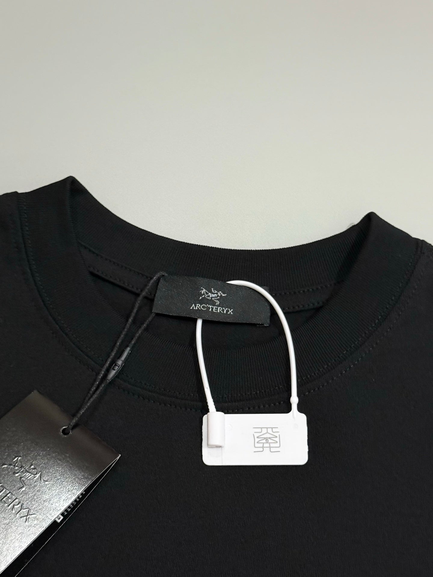 LuxluxHouse Best Quality Clothes T-shirt Arcteryx