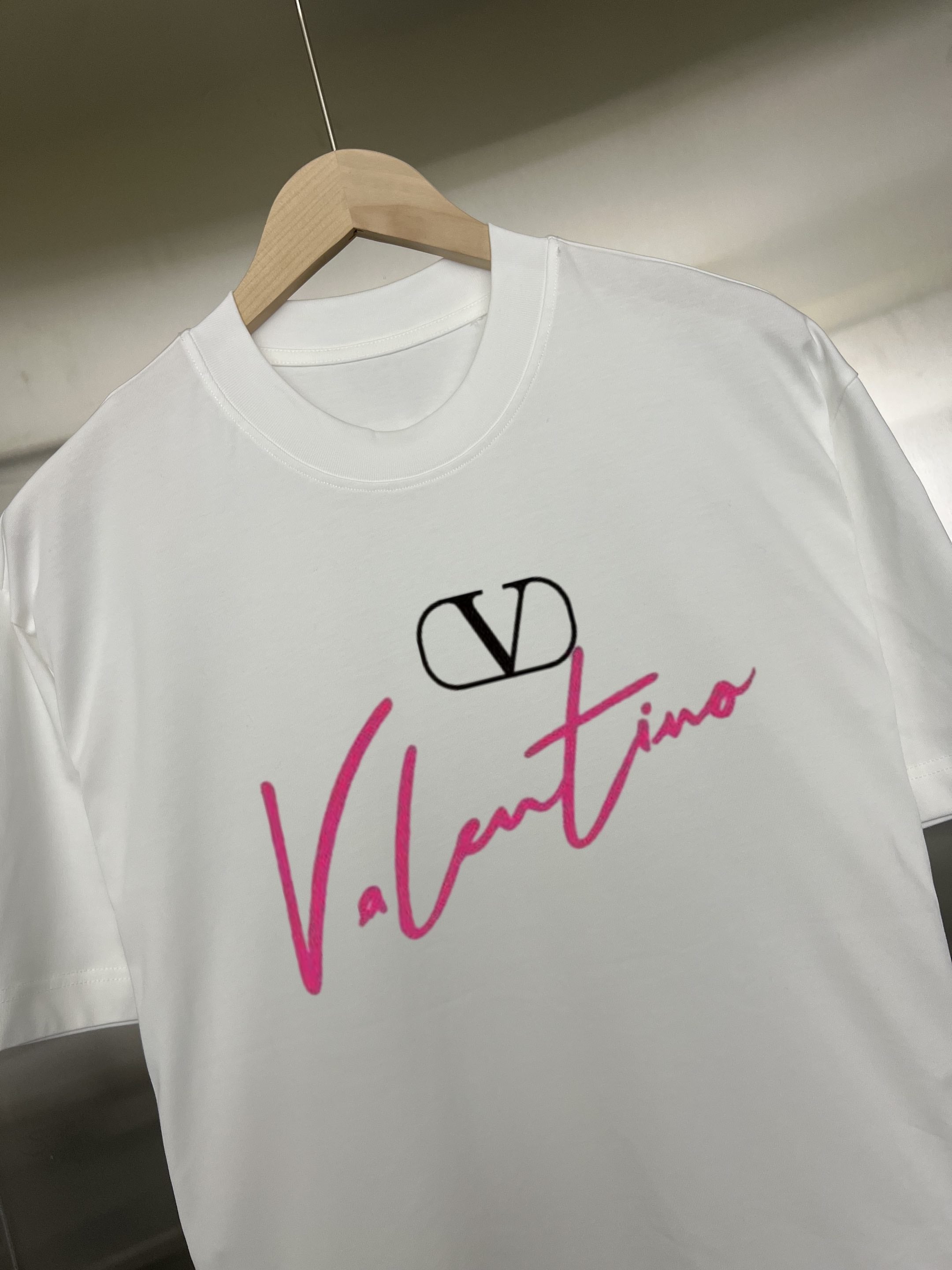 LuxluxHouse Best Quality Clothes Valentino T-shirt