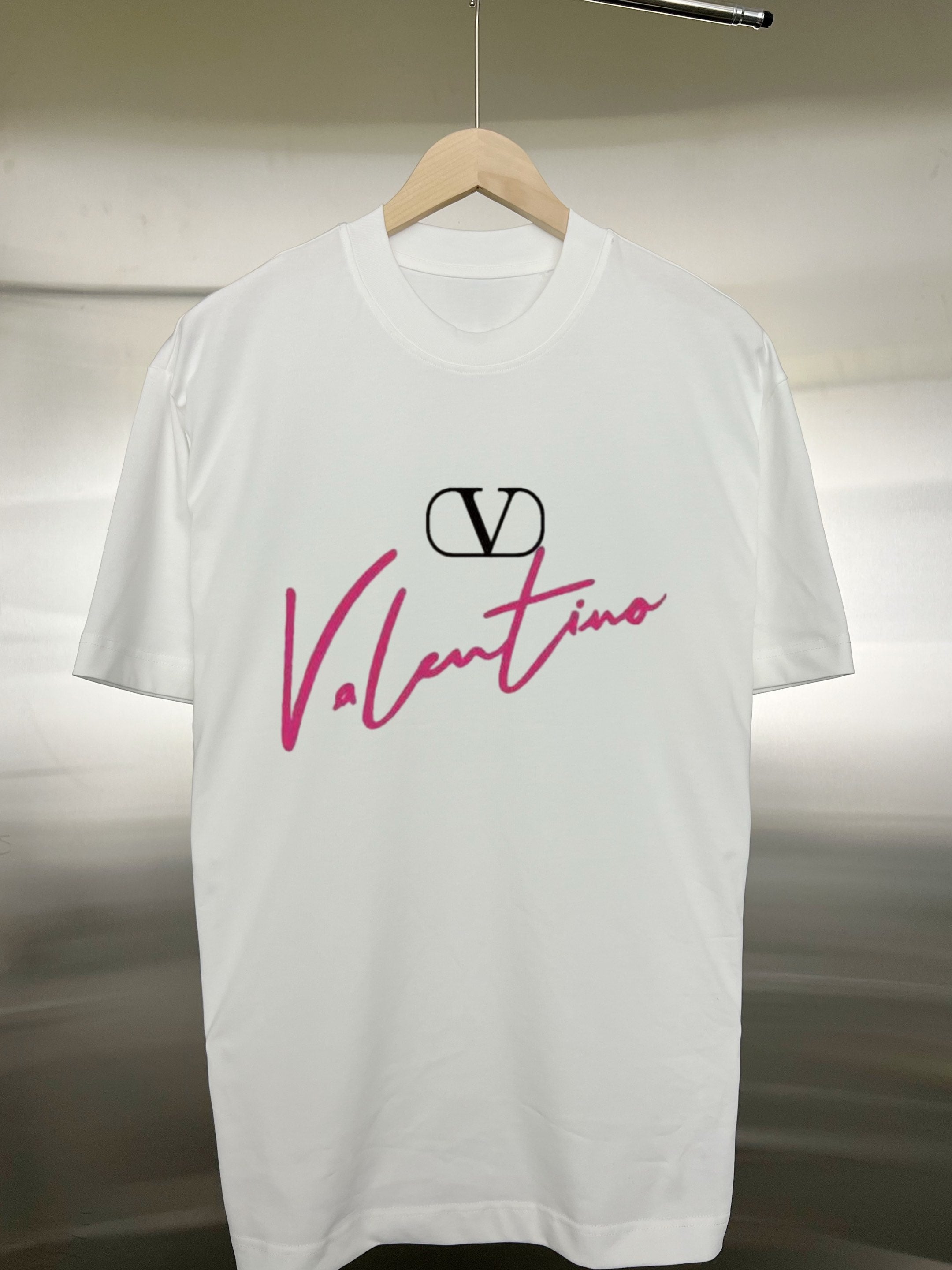 LuxluxHouse Best Quality Clothes Valentino T-shirt