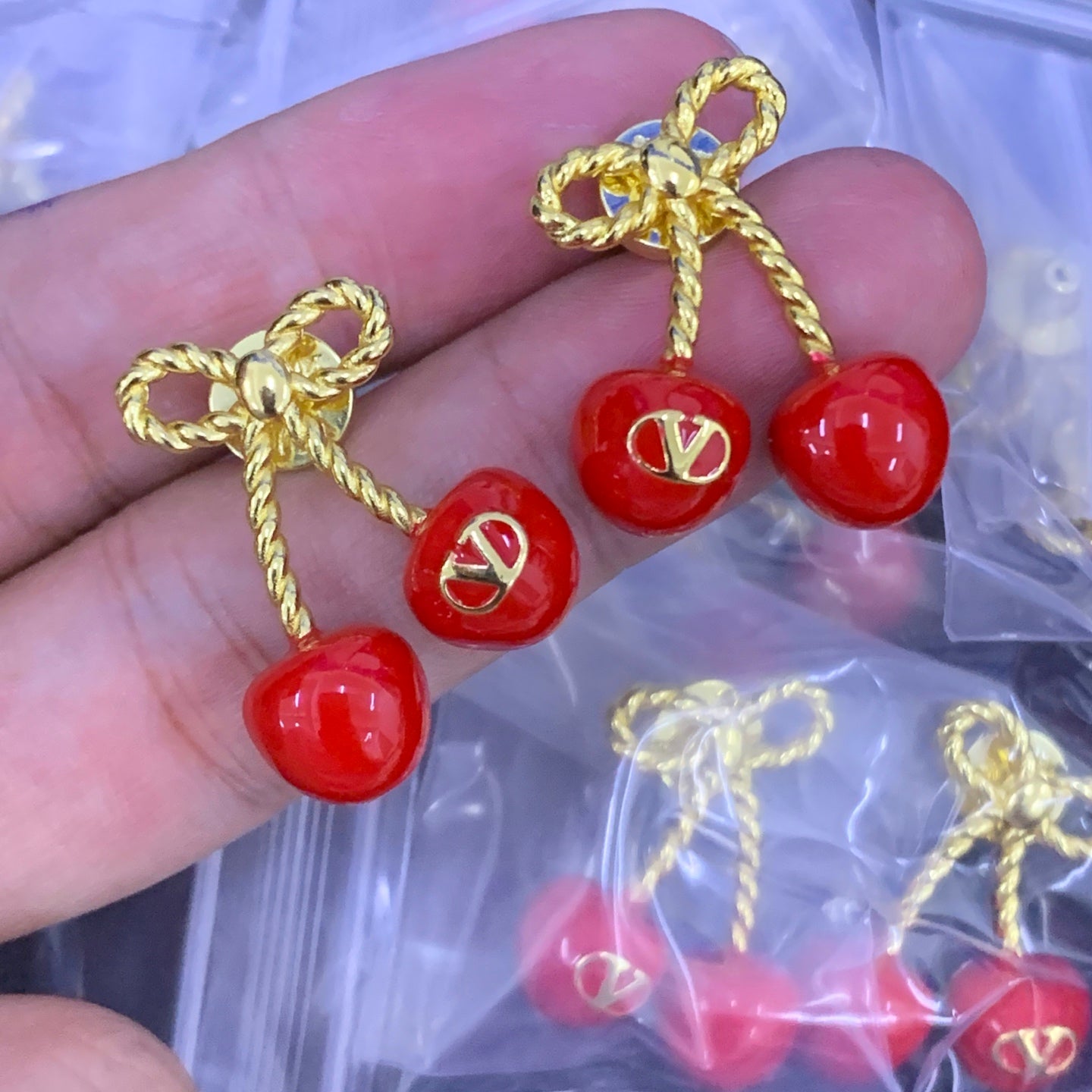 LuxluxHouse Low Price And High Quality Accessories Valentino