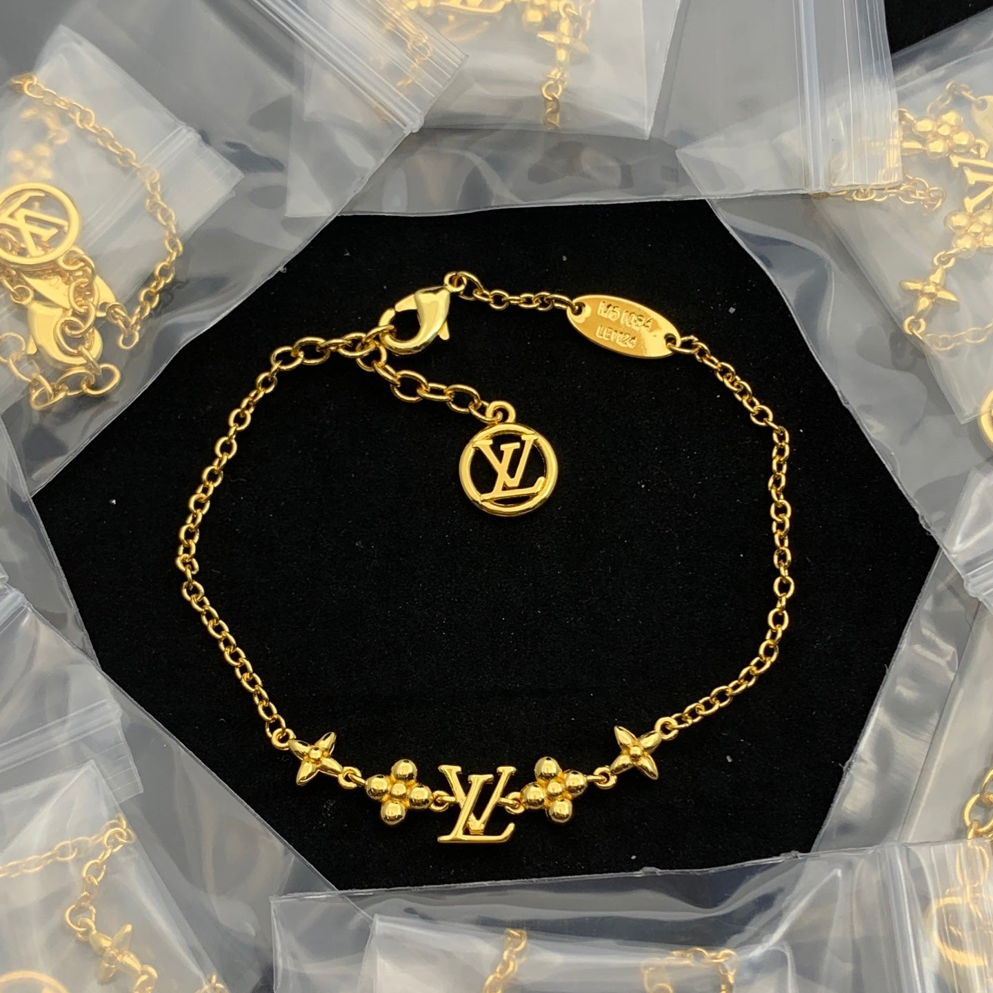 LuxluxHouse Low Price And High Quality Accessories Louis Vuitton