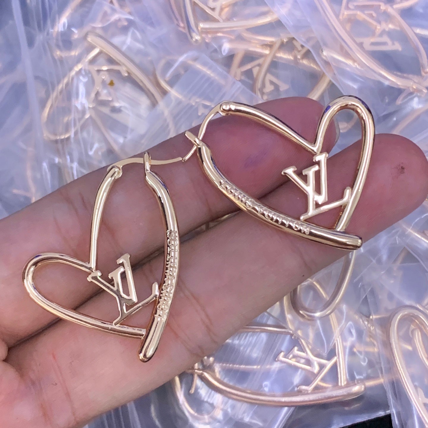 LuxluxHouse Low Price And High Quality Accessories Louis Vuitton