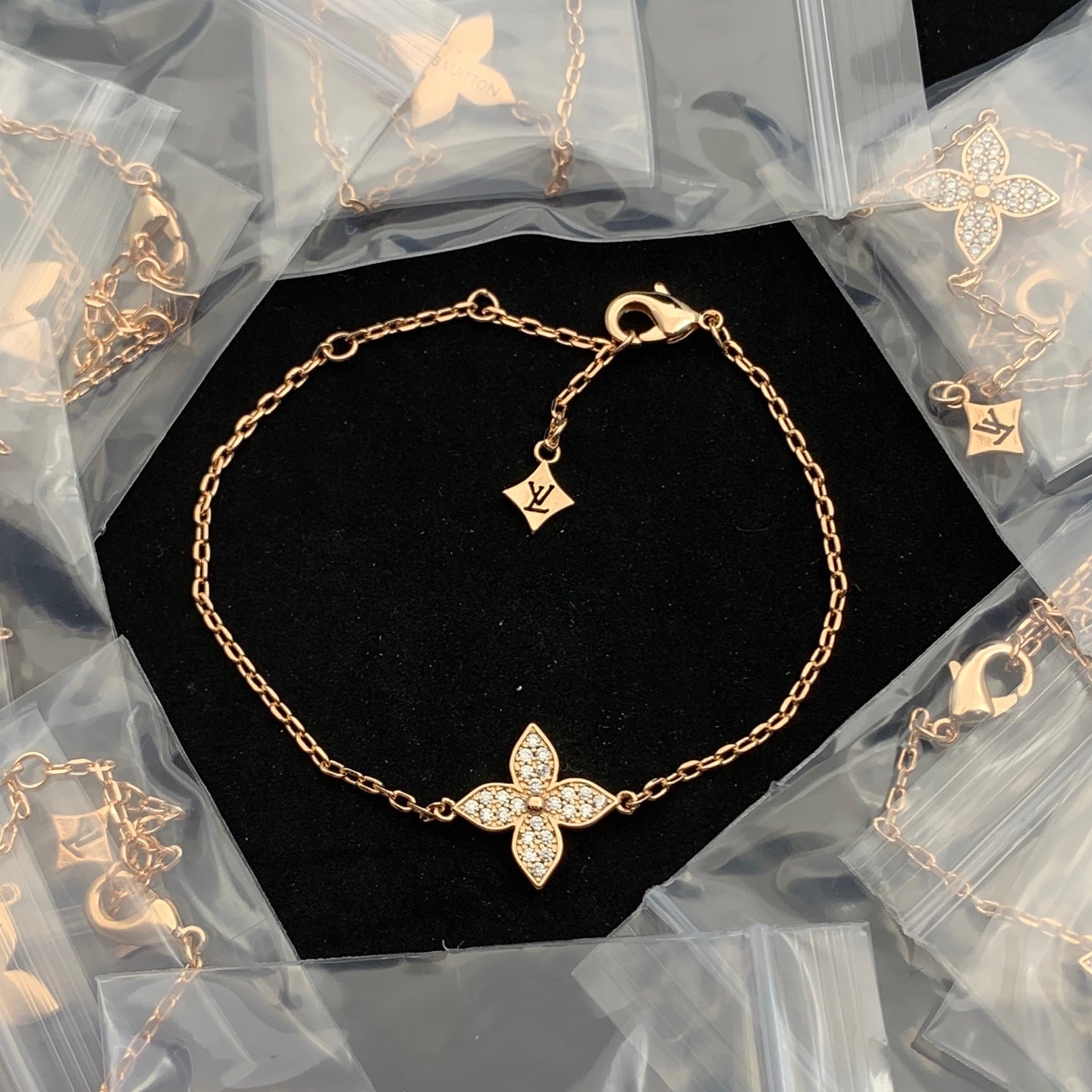 LuxluxHouse Low Price And High Quality Accessories Louis Vuitton