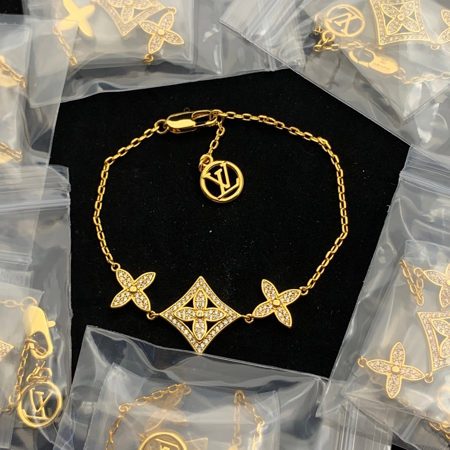 LuxluxHouse Low Price And High Quality Accessories Louis Vuitton