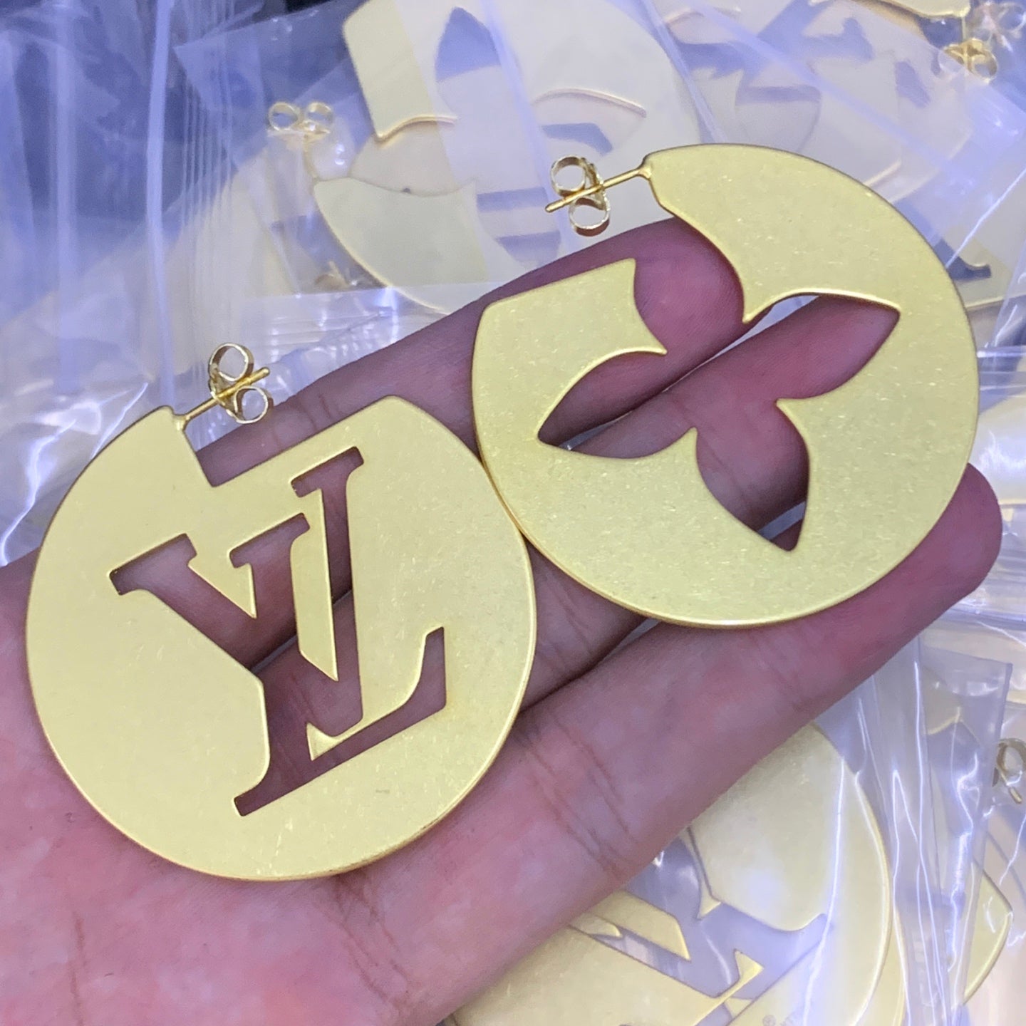 LuxluxHouse Low Price And High Quality Accessories Louis Vuitton