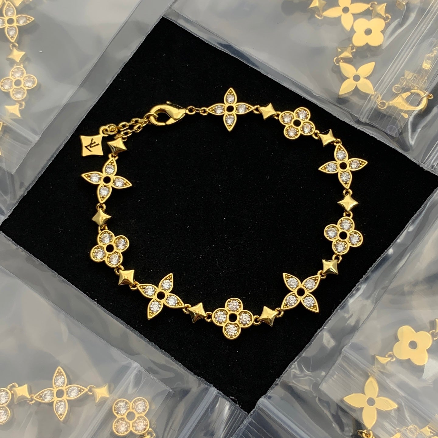 LuxluxHouse Low Price And High Quality Accessories Louis Vuitton