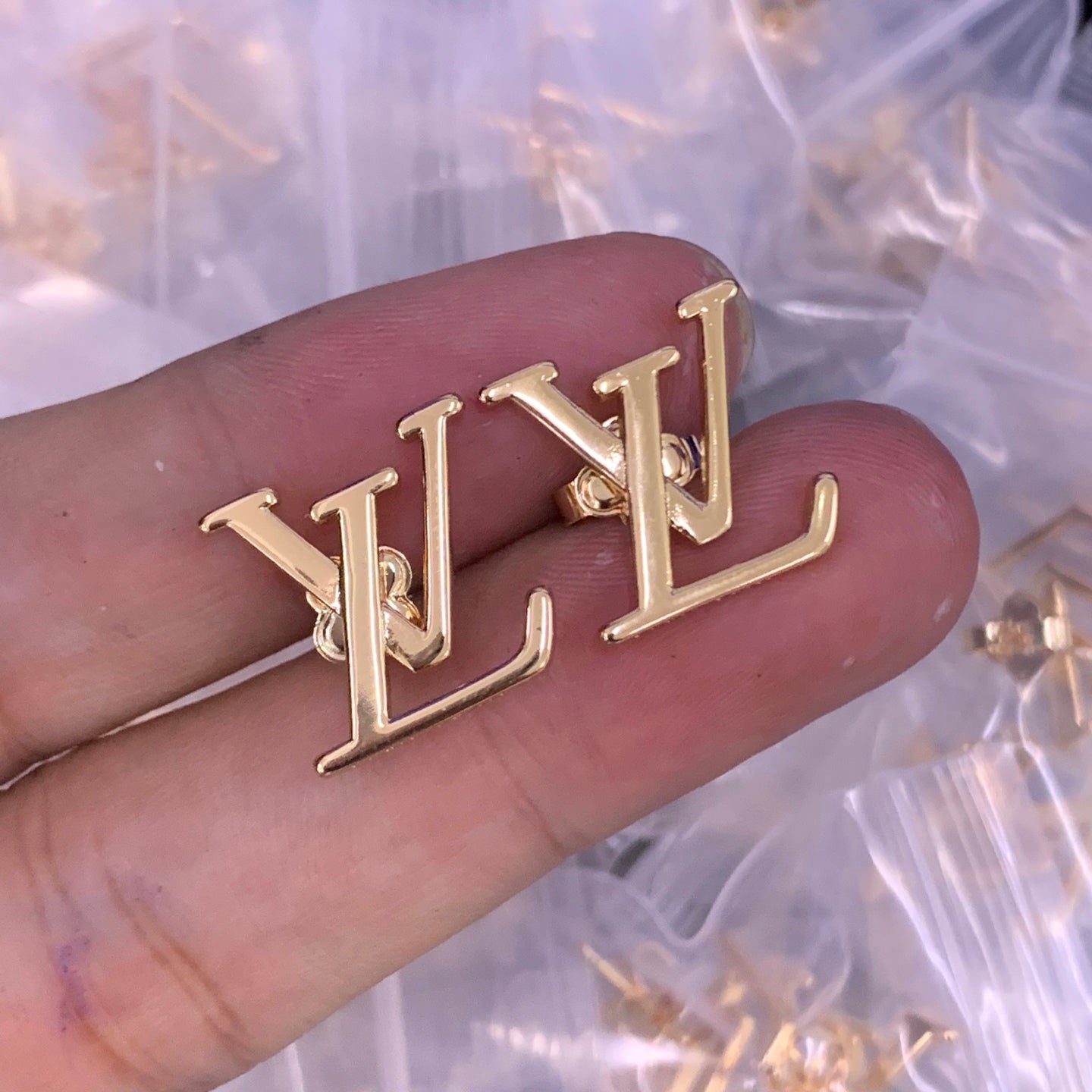 LuxluxHouse Low Price And High Quality Accessories Louis Vuitton