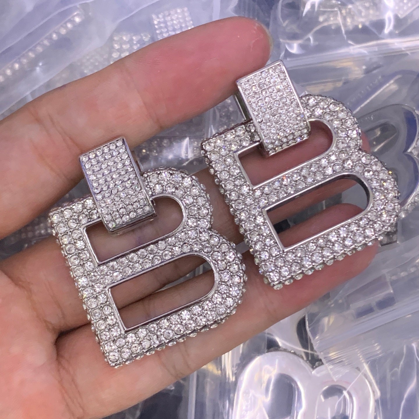 LuxluxHouse Low Price And High Quality Accessories Balenciaga