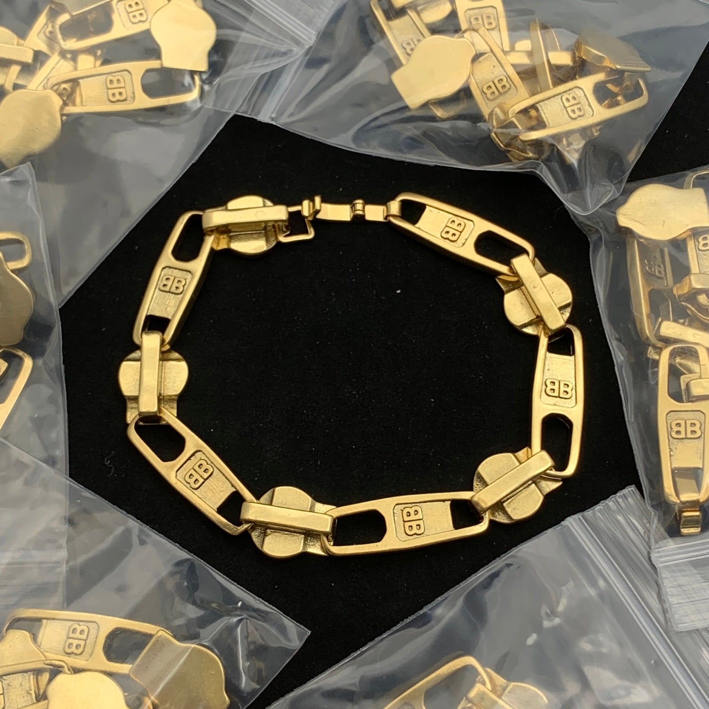 LuxluxHouse Low Price And High Quality Accessories Balenciaga