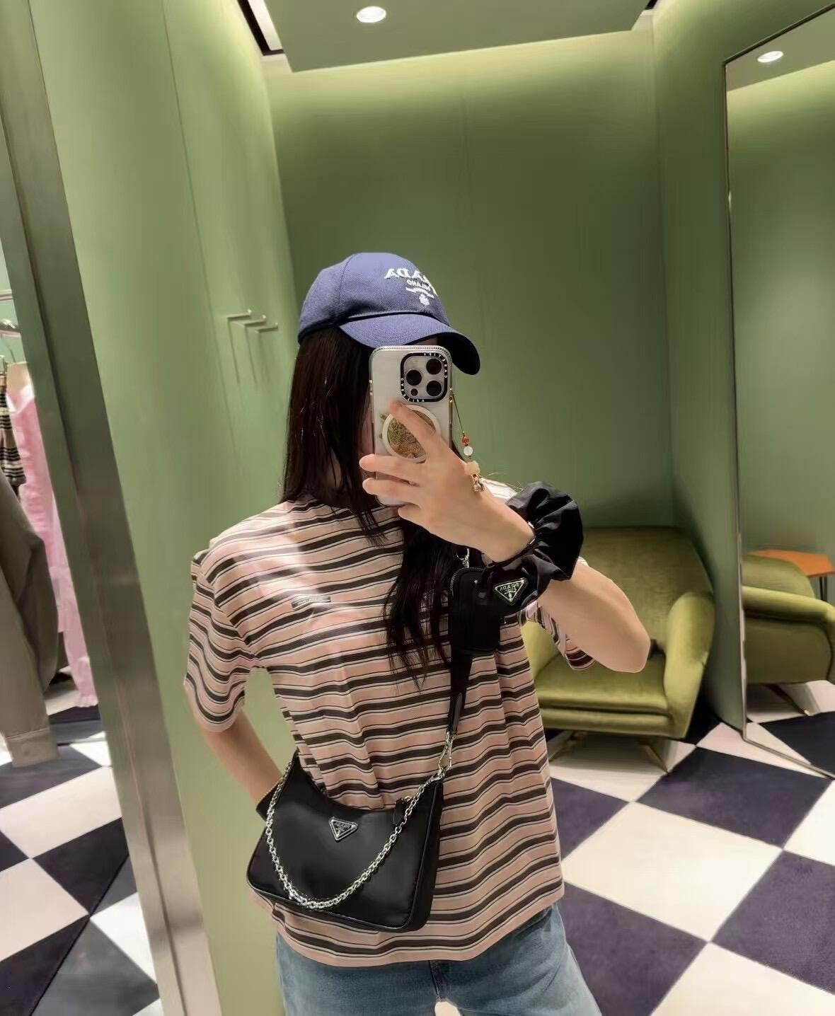 LuxluxHouse Best Quality Clothes T-shirt Prada