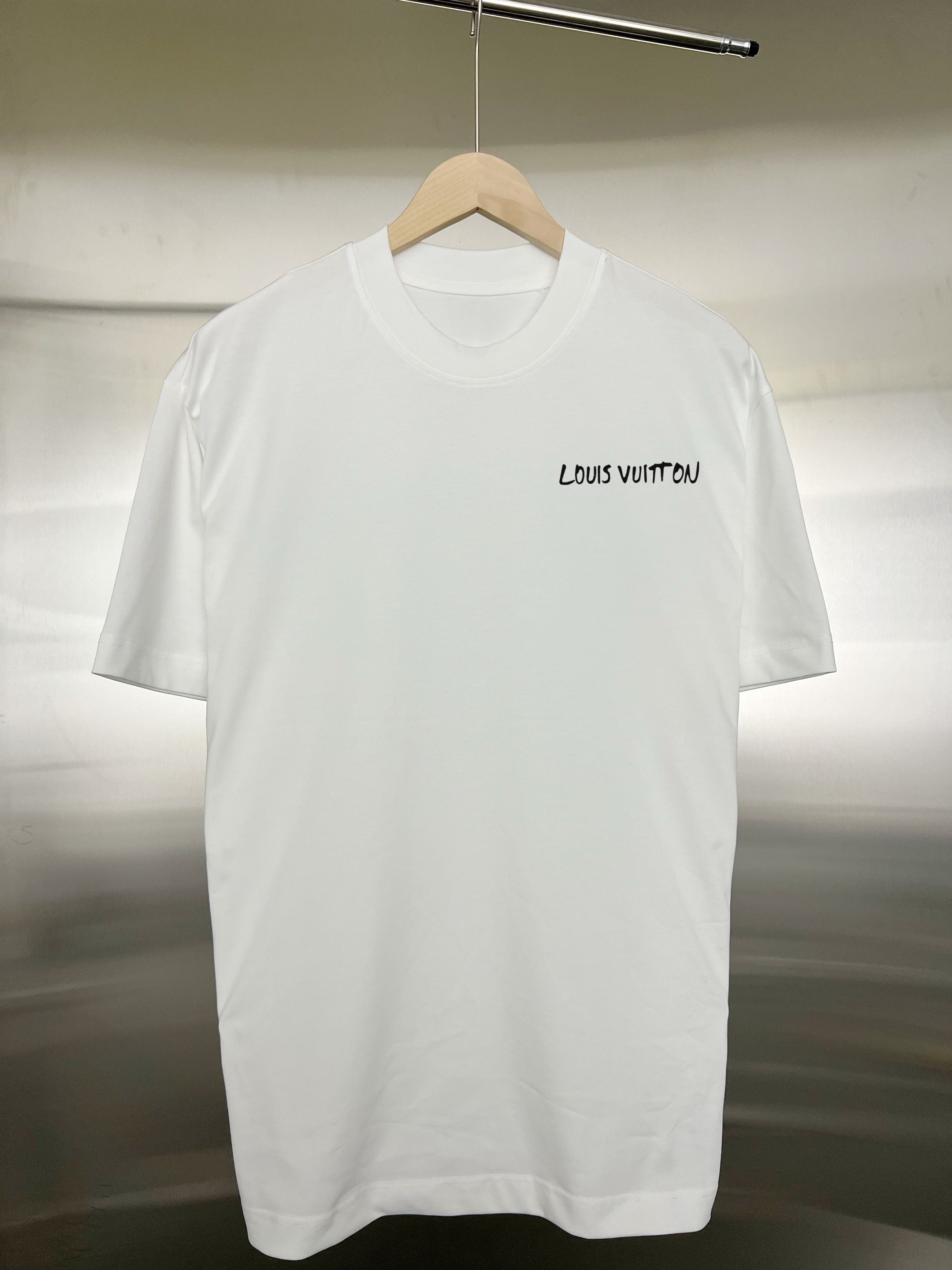 LuxluxHouse Best Quality Clothes T-shirt Louis Vuitton